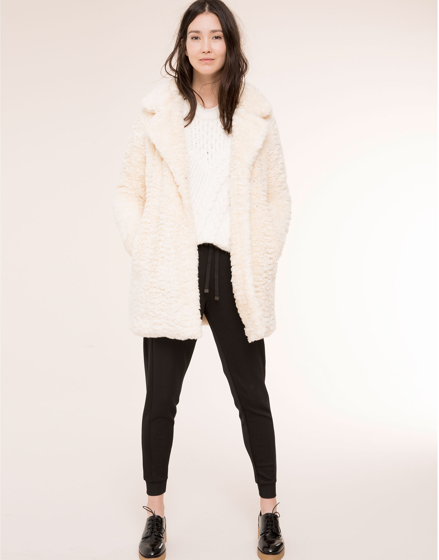 abrigo pelo pull and bear abrigo pelo pull and bear