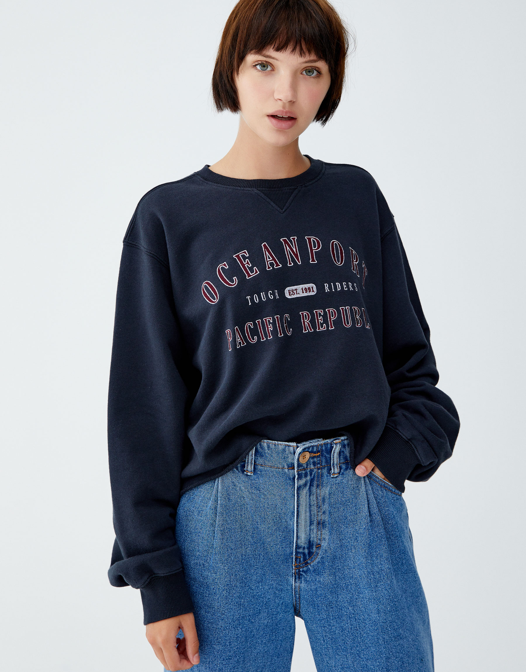 pull and bear college sweatshirt