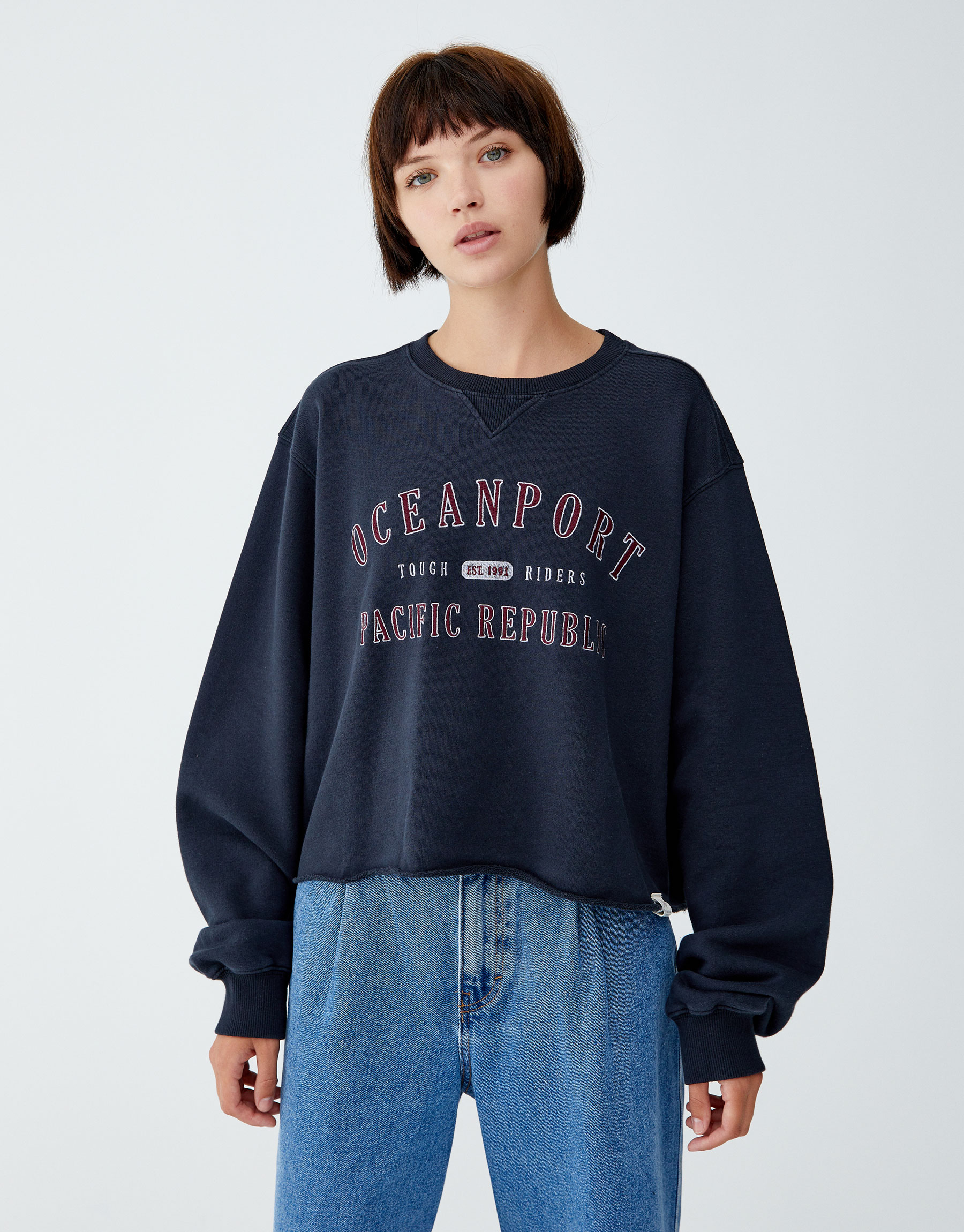 pull and bear college sweatshirt