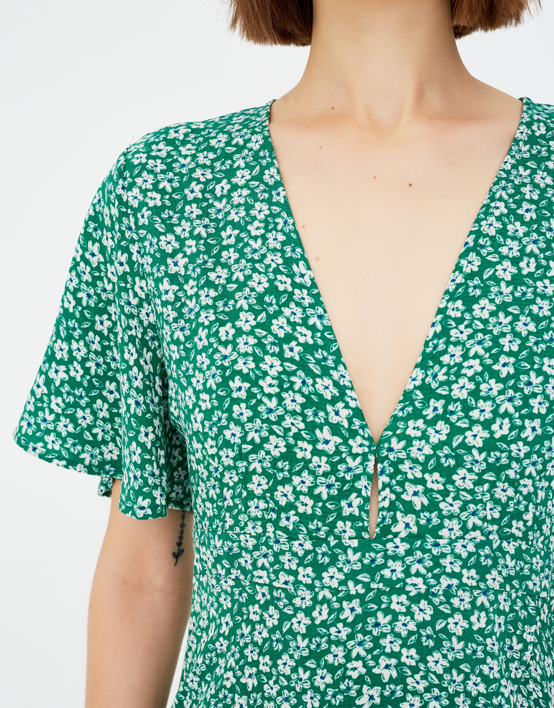 pull and bear wrap dress