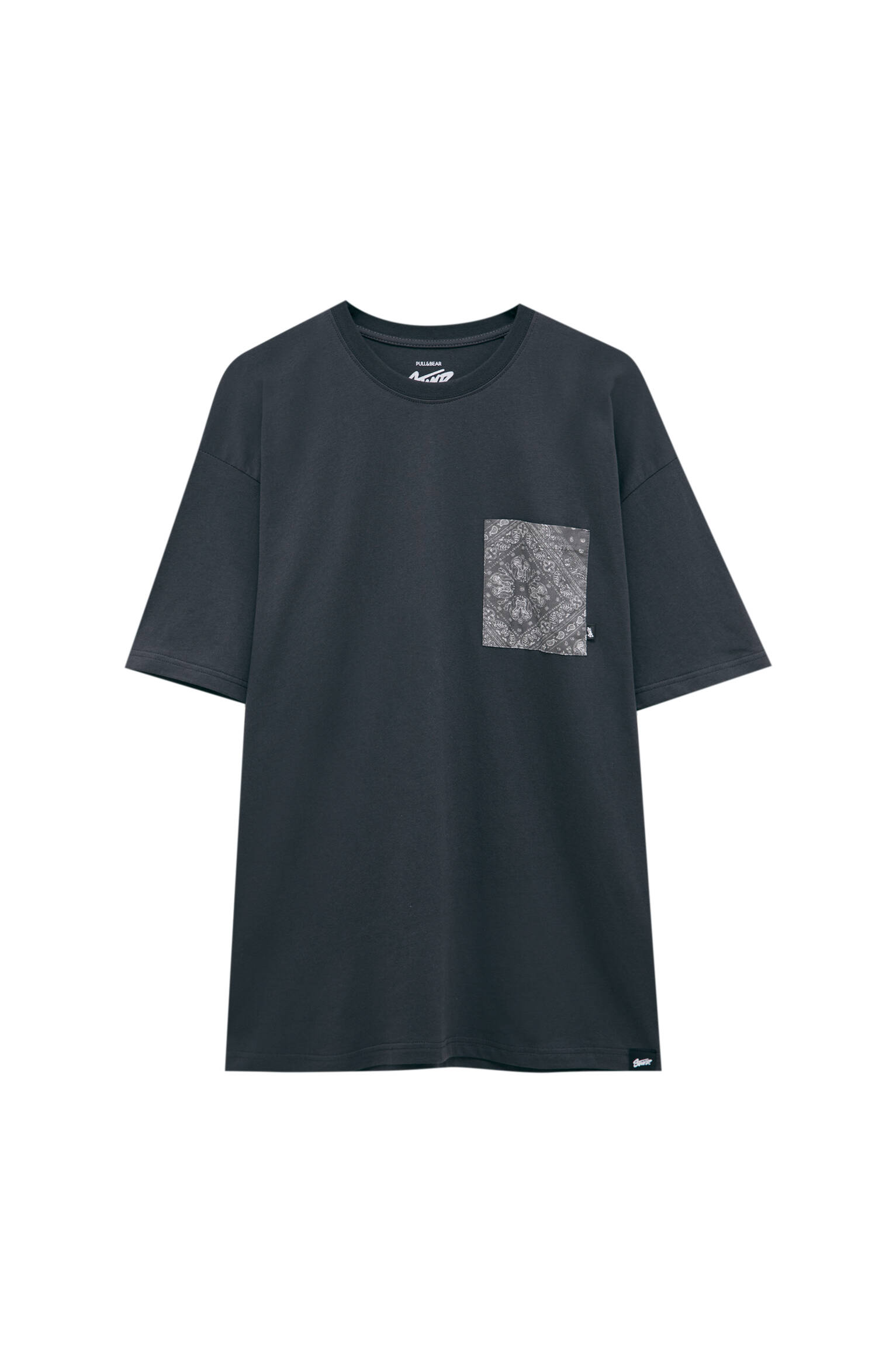Pull&bear Homme T-shirt Gris Basique à Col Rond Et Manches Courtes, Avec Poche à Imprimé Cachemire. Gris Anthracite S