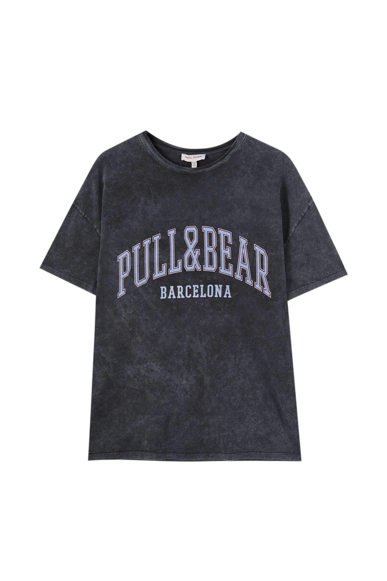 Pull&bear Femme T-shirt 100 % Coton à Col Rond Et Manches Courtes, Avec Logo Pull&bear Et Inscription Barcelona Contrastante Sur La Poitrine. Noir DÉlavÉ M