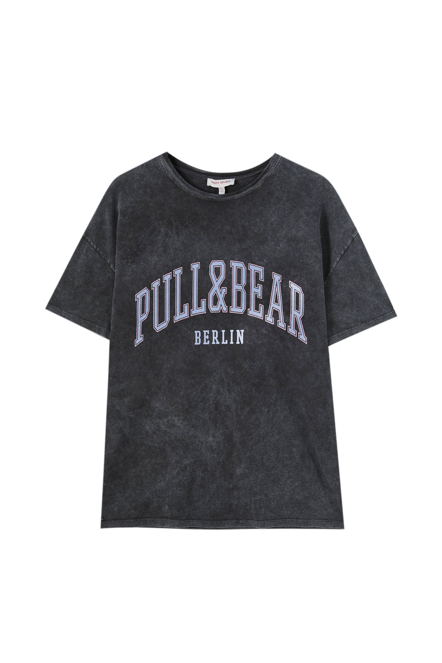 Pull&bear Femme T-shirt 100 % Coton à Col Rond Et Manches Courtes, Avec Logo Pull&bear Et Inscription Berlin Contrastante Sur La Poitrine. Noir DÉlavÉ M