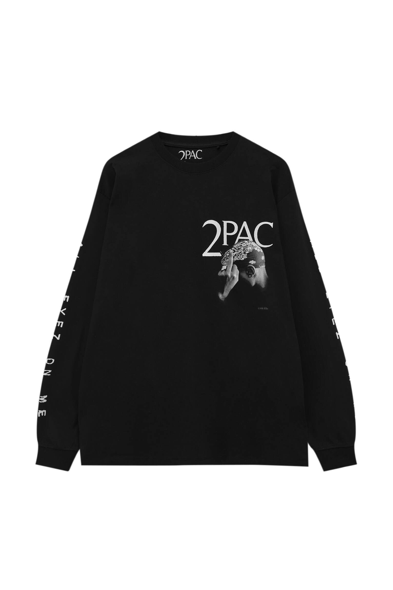 Pull&bear Homme T-shirt à Col Rond Et Manches Longues, Avec Imprimé Et Inscription « all Eyez On Me » De Tupac. Noir M