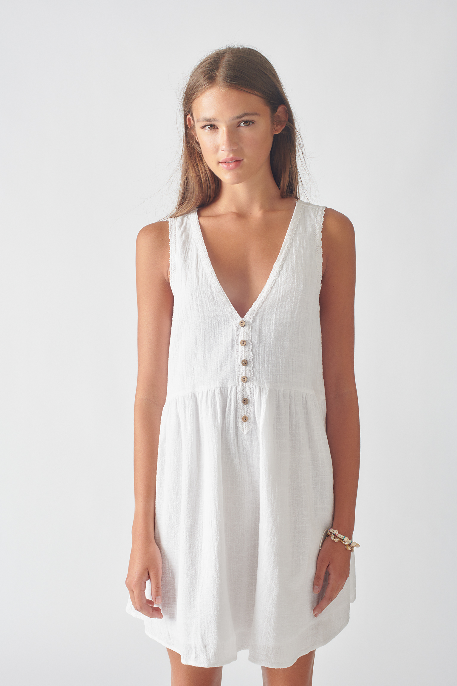 pull and bear white dress