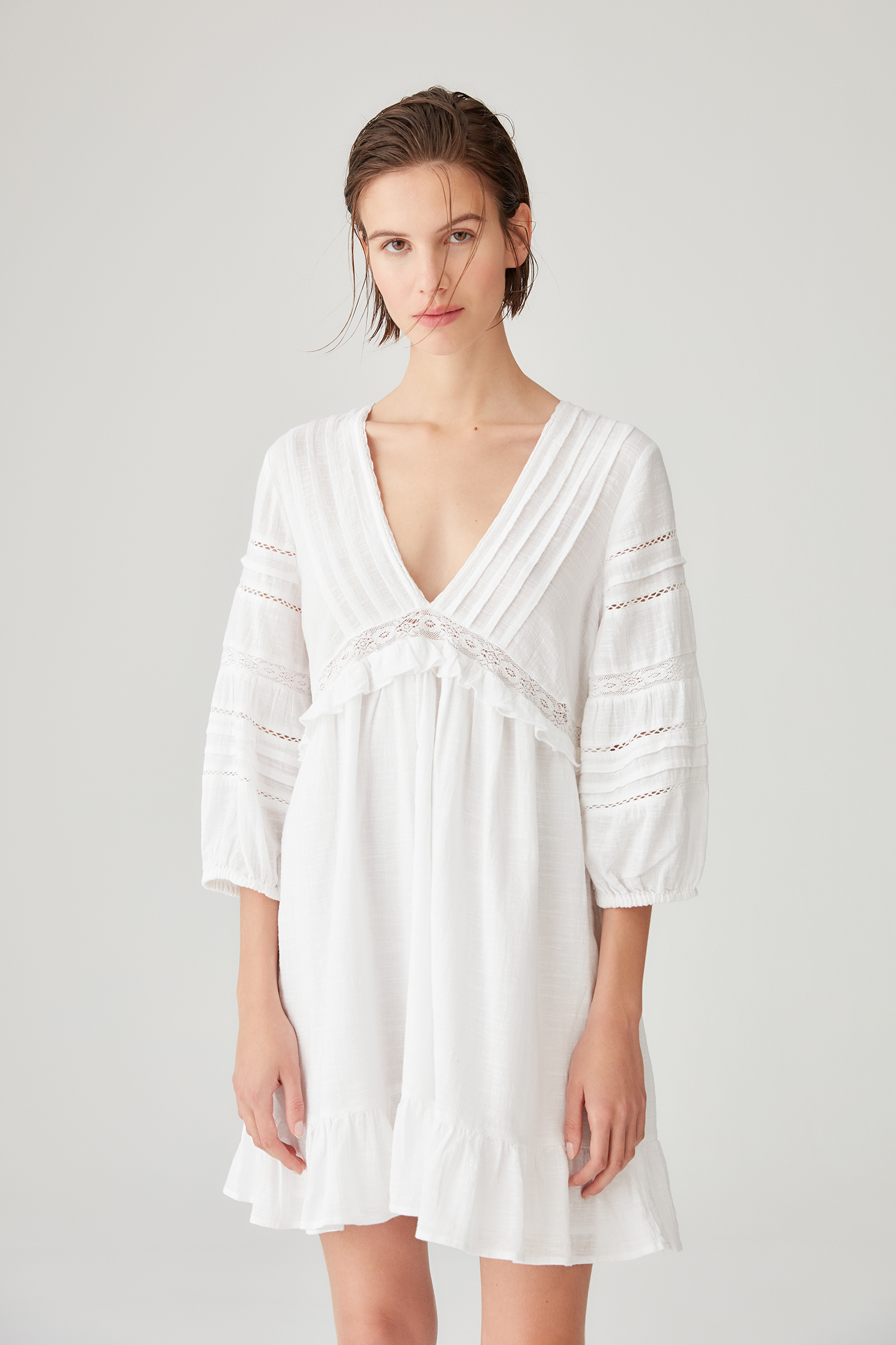 pull and bear white dress