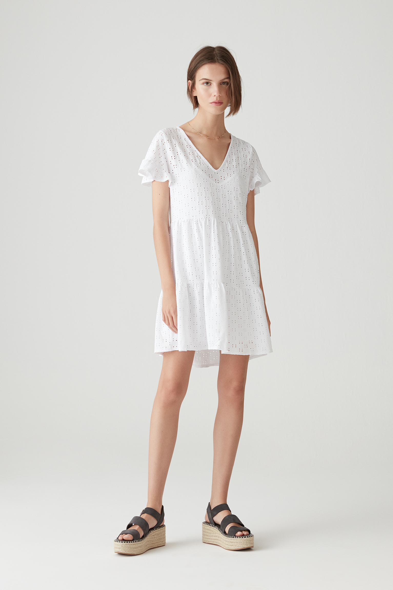 pull and bear white dress