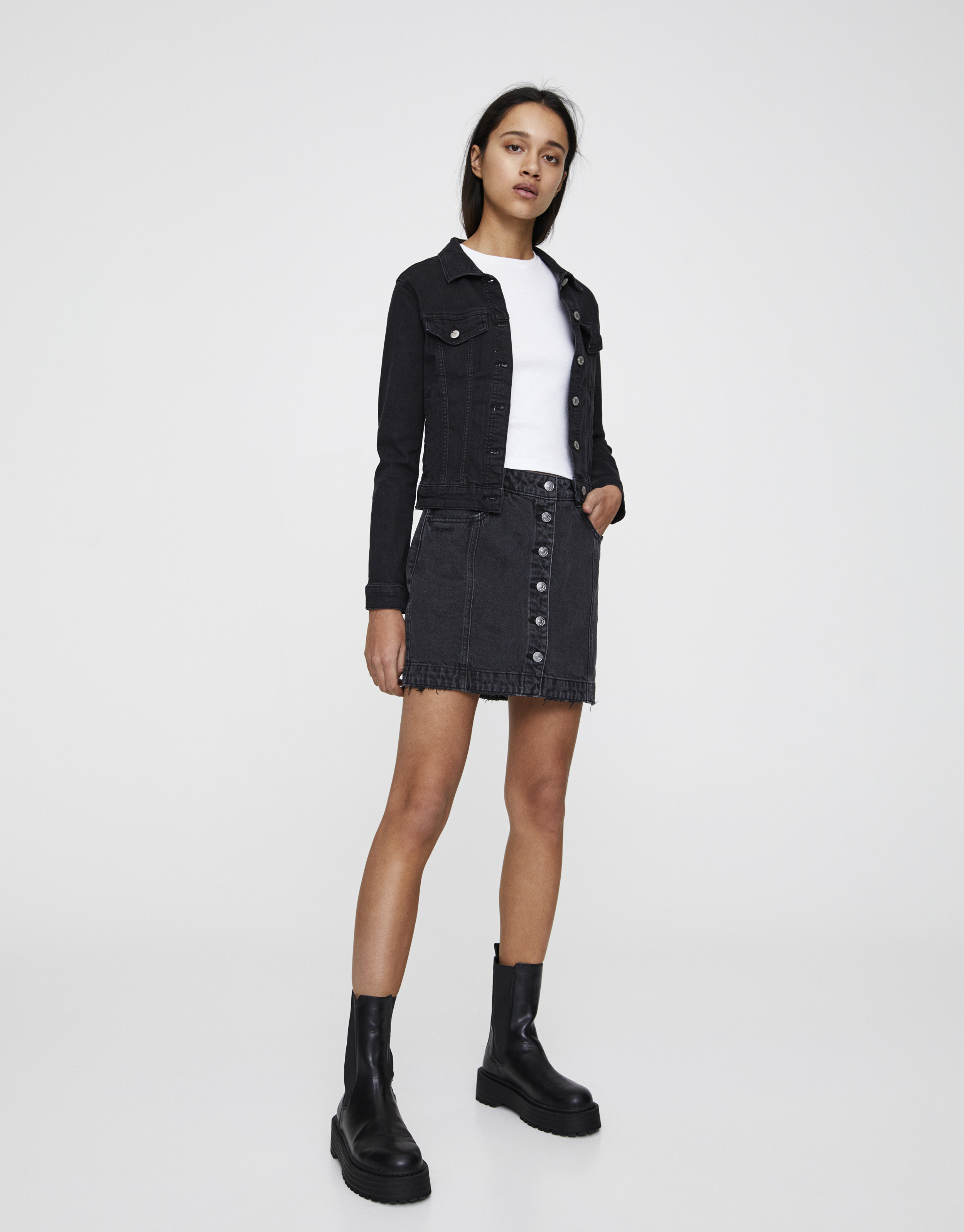 pull and bear black denim skirt