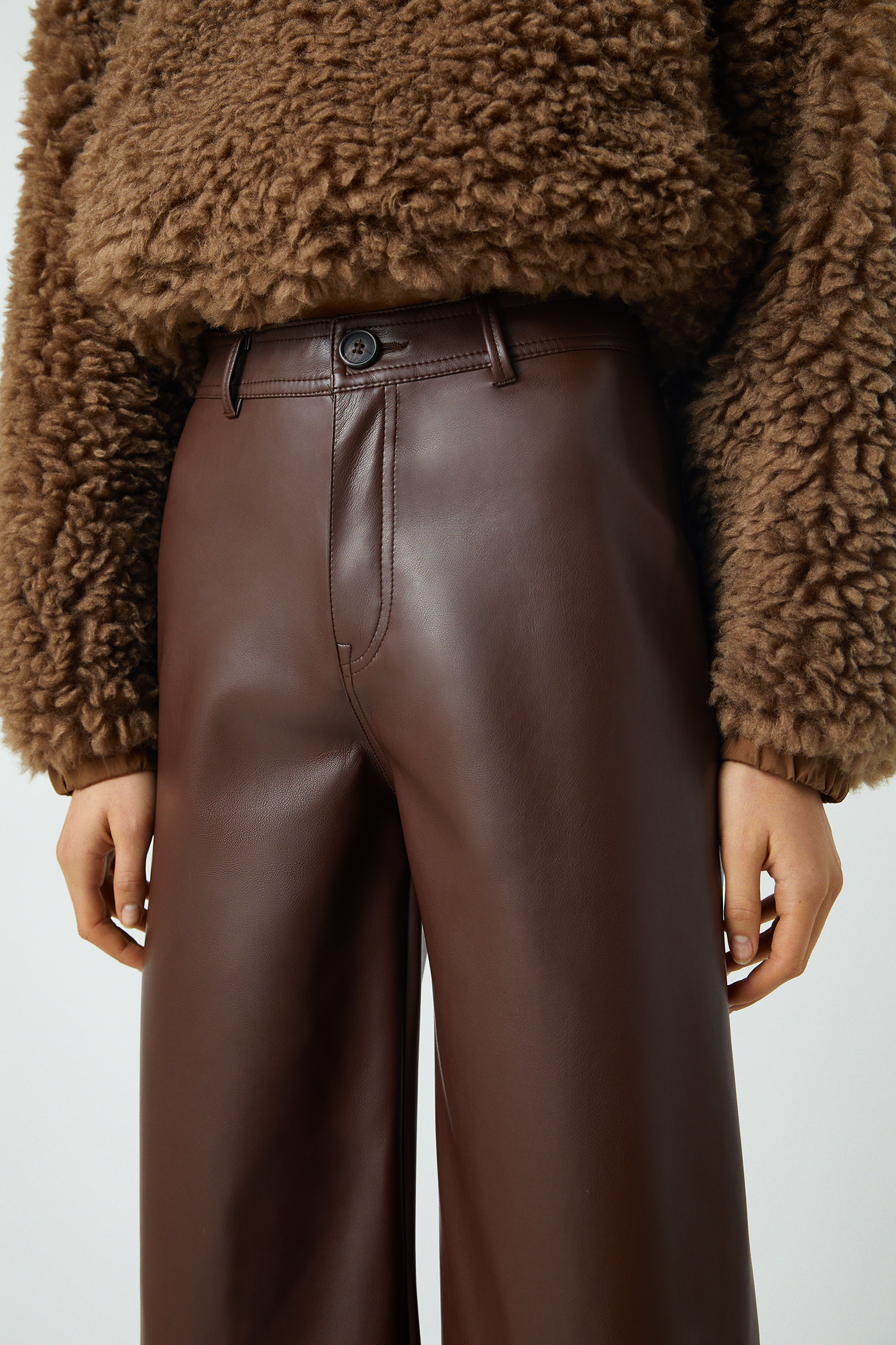 pull and bear leather trousers