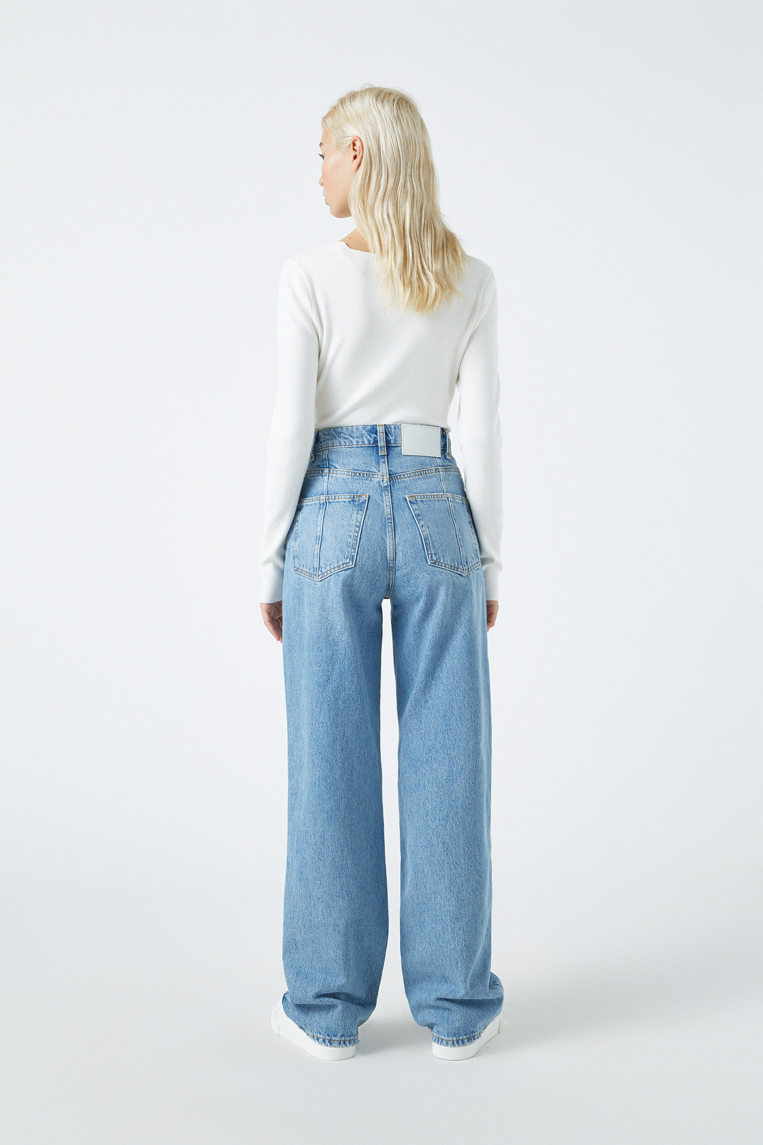 high waisted blue jeans with belt loops