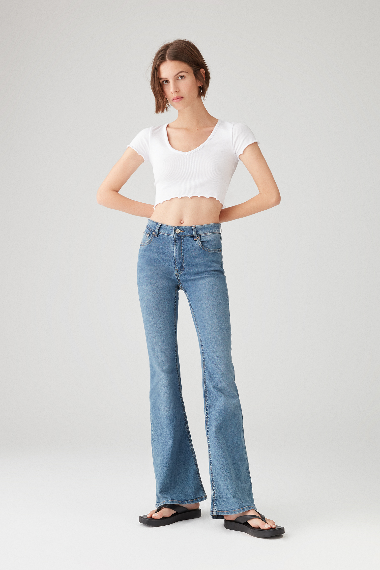 flared pants pull and bear