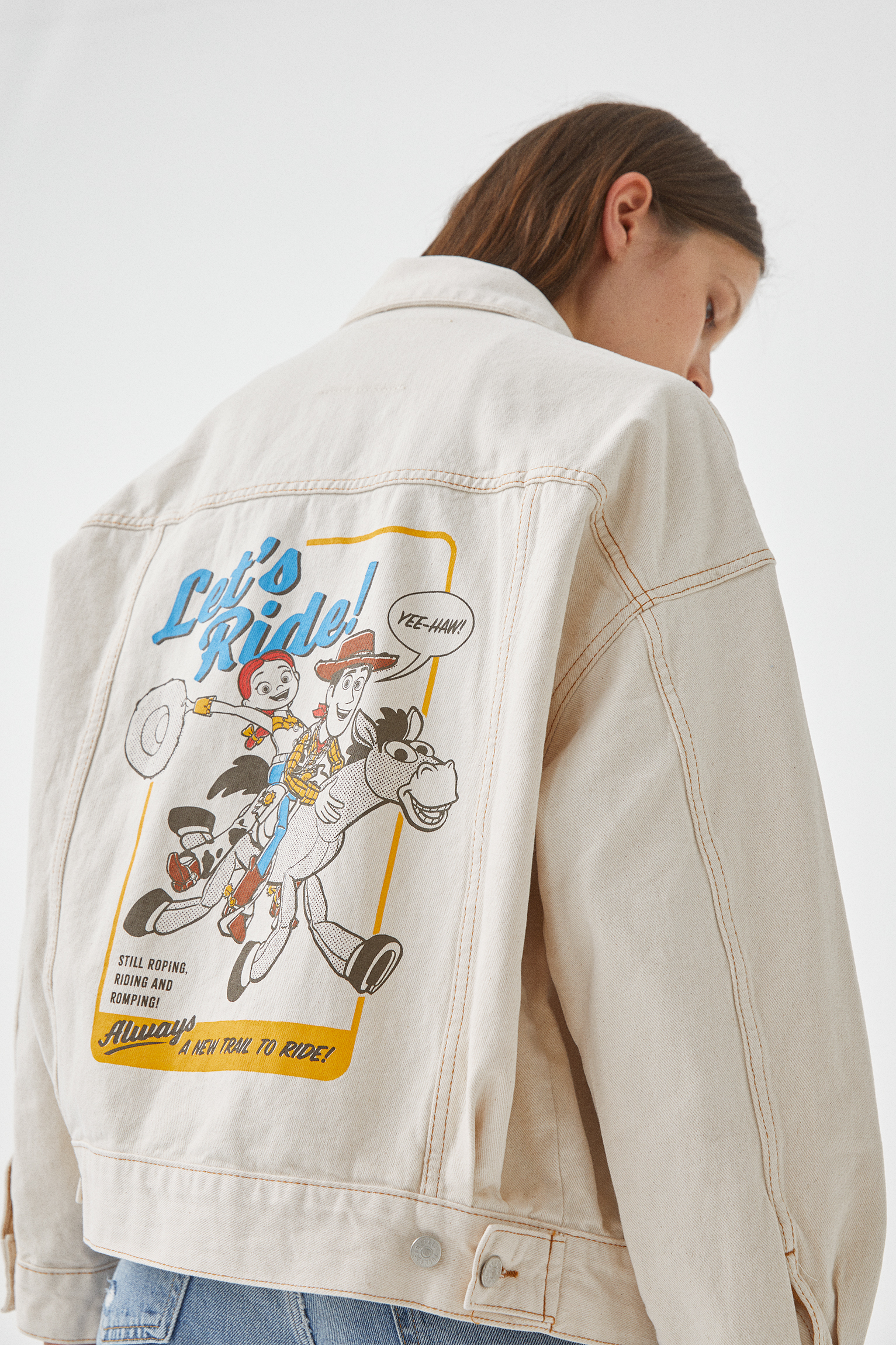 jaket levis pull and bear