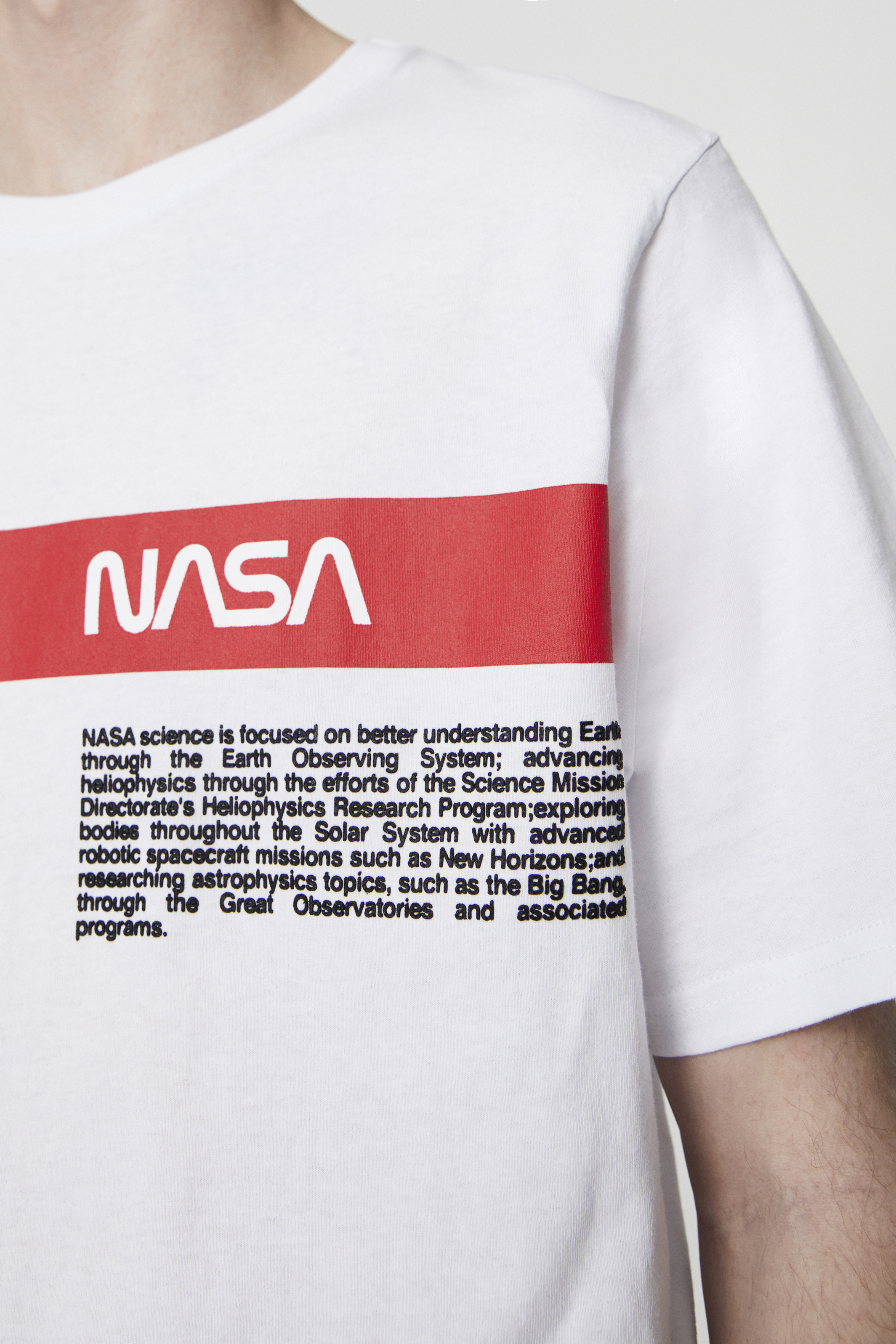 camiseta nasa blanca