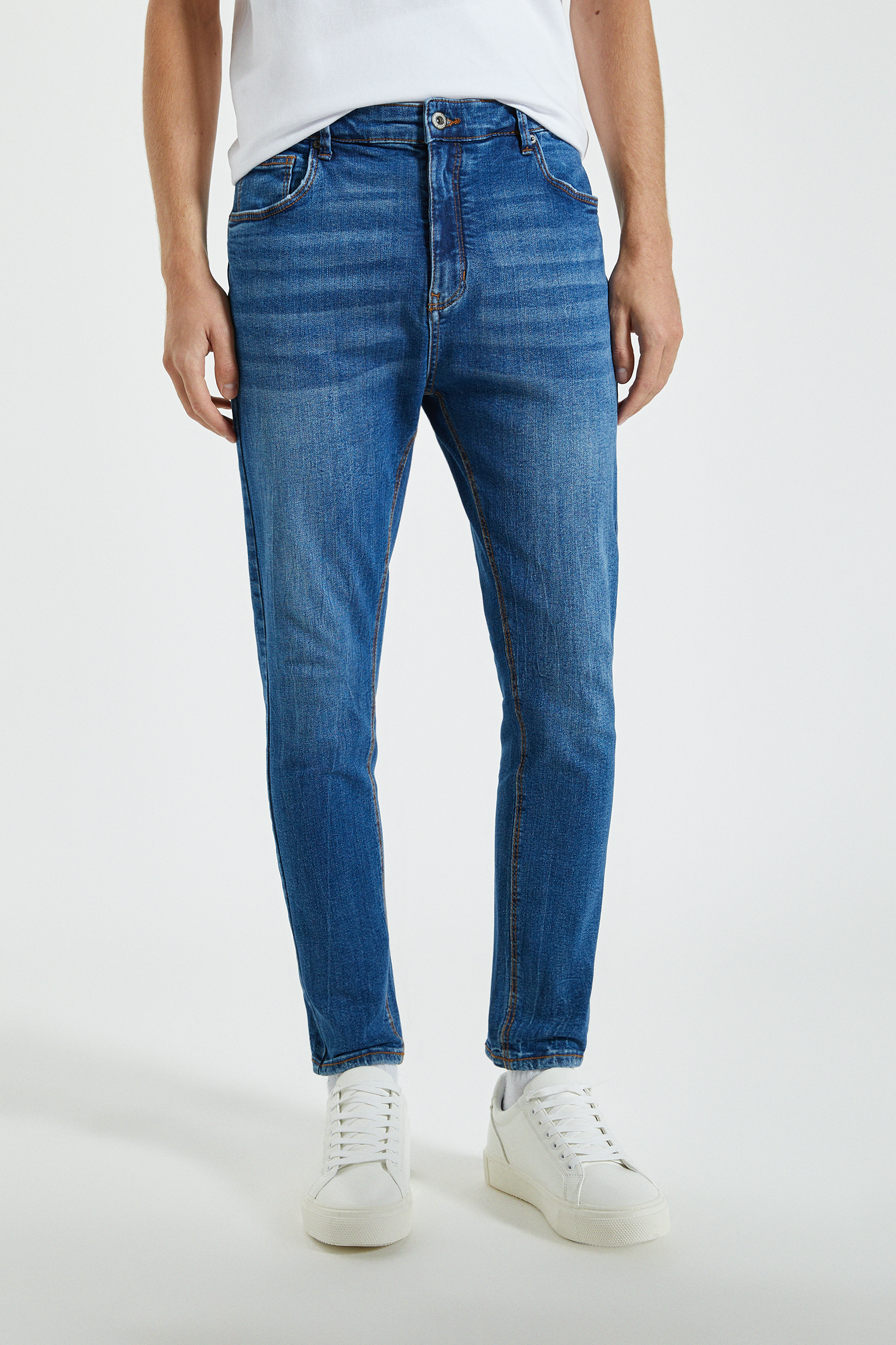 pantalon carrot pull and bear