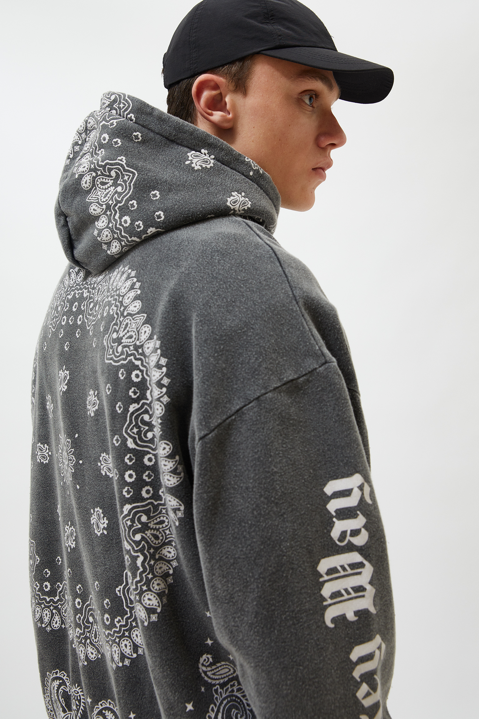 pull and bear hoodie