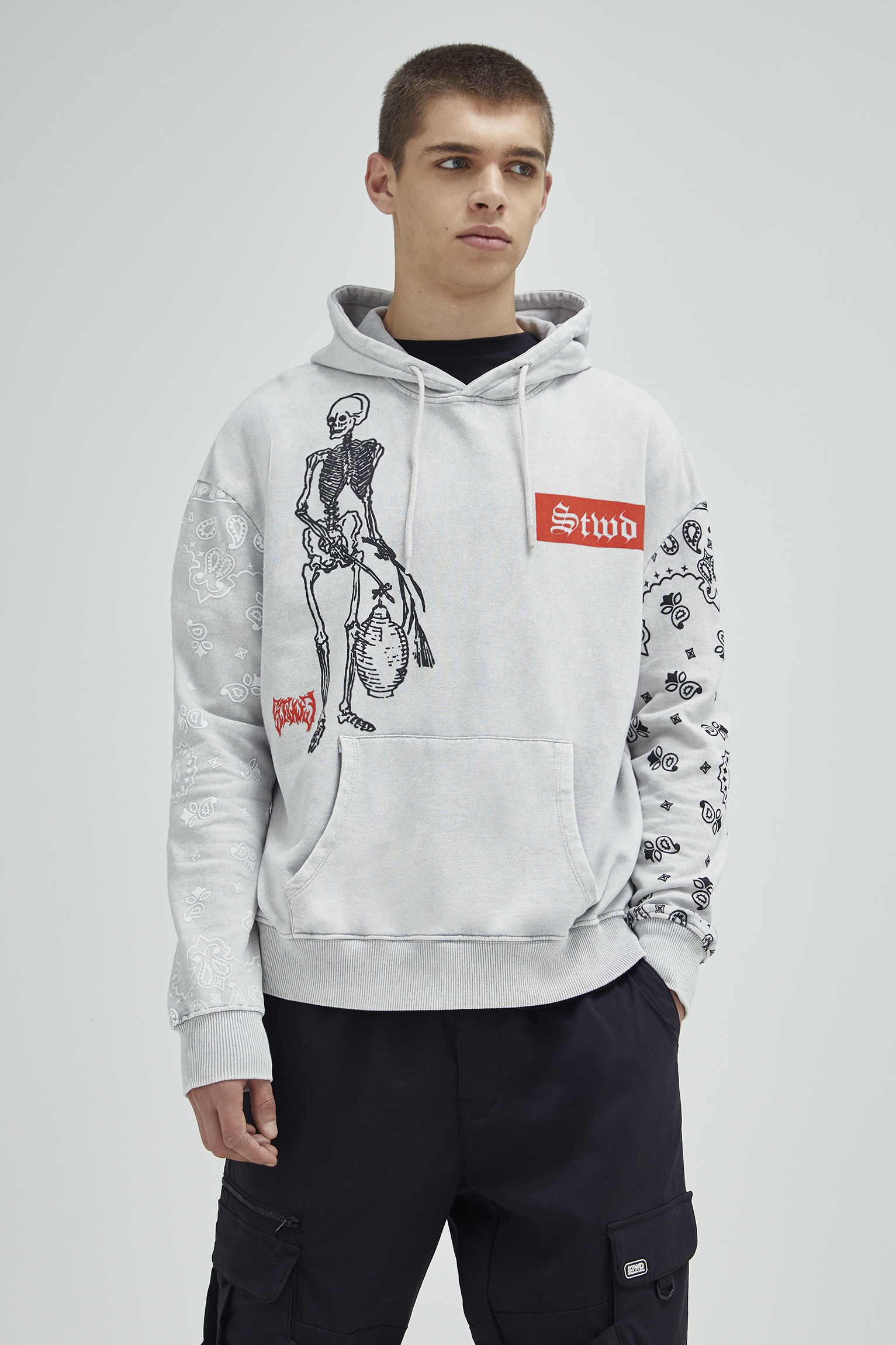 pull and bear grey hoodie