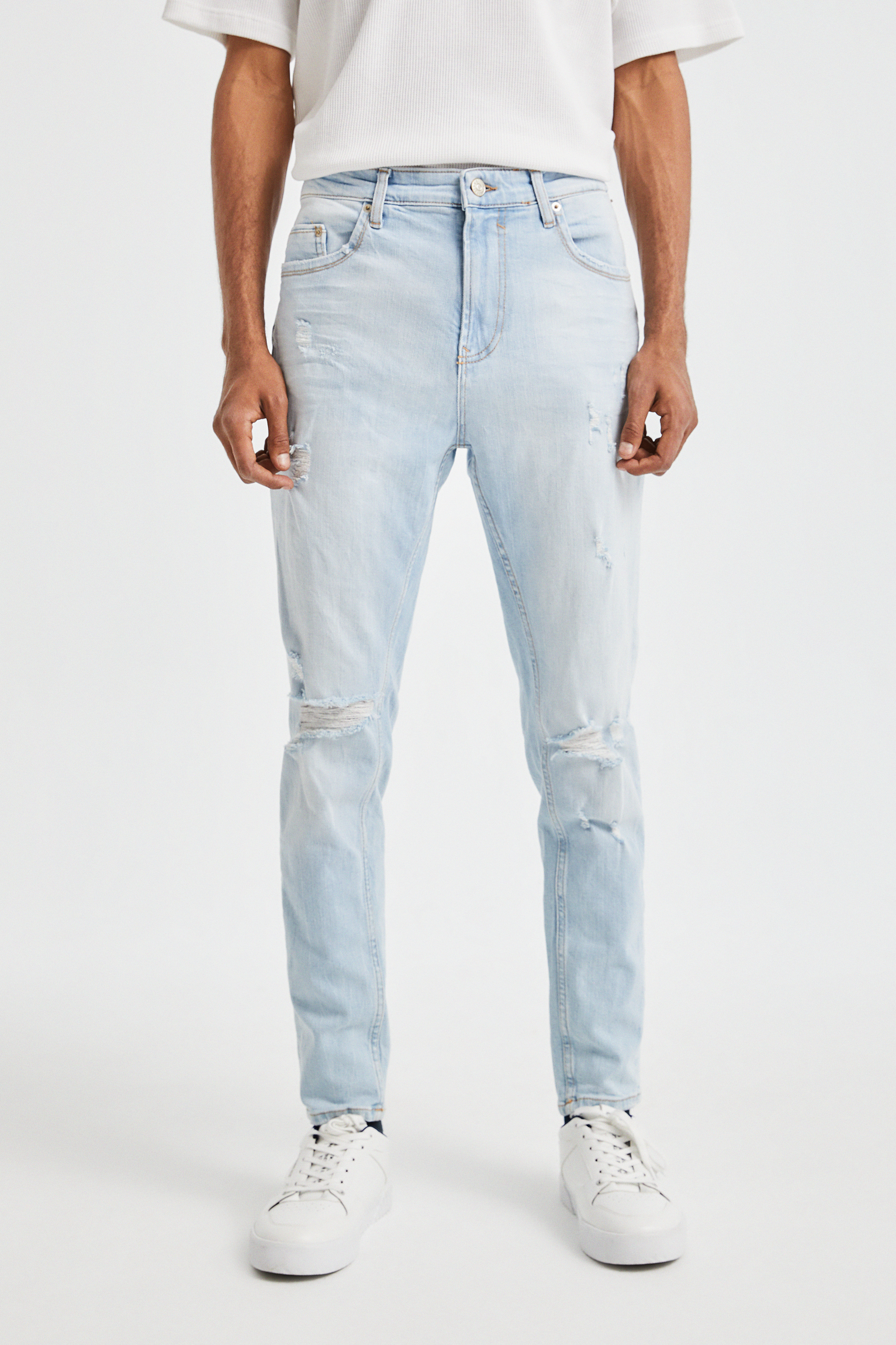 pantalon carrot pull and bear