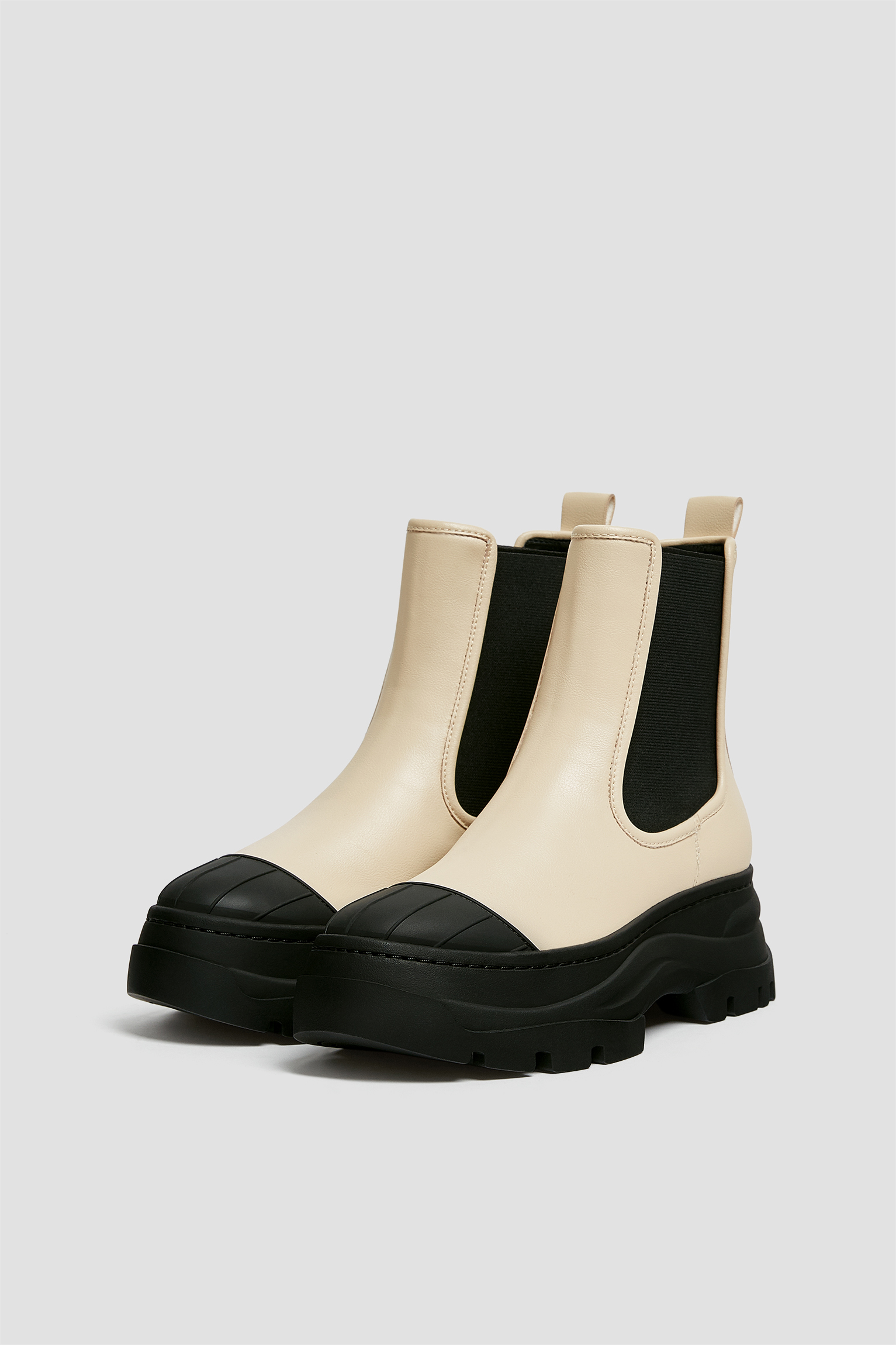 pull and bear chelsea boots