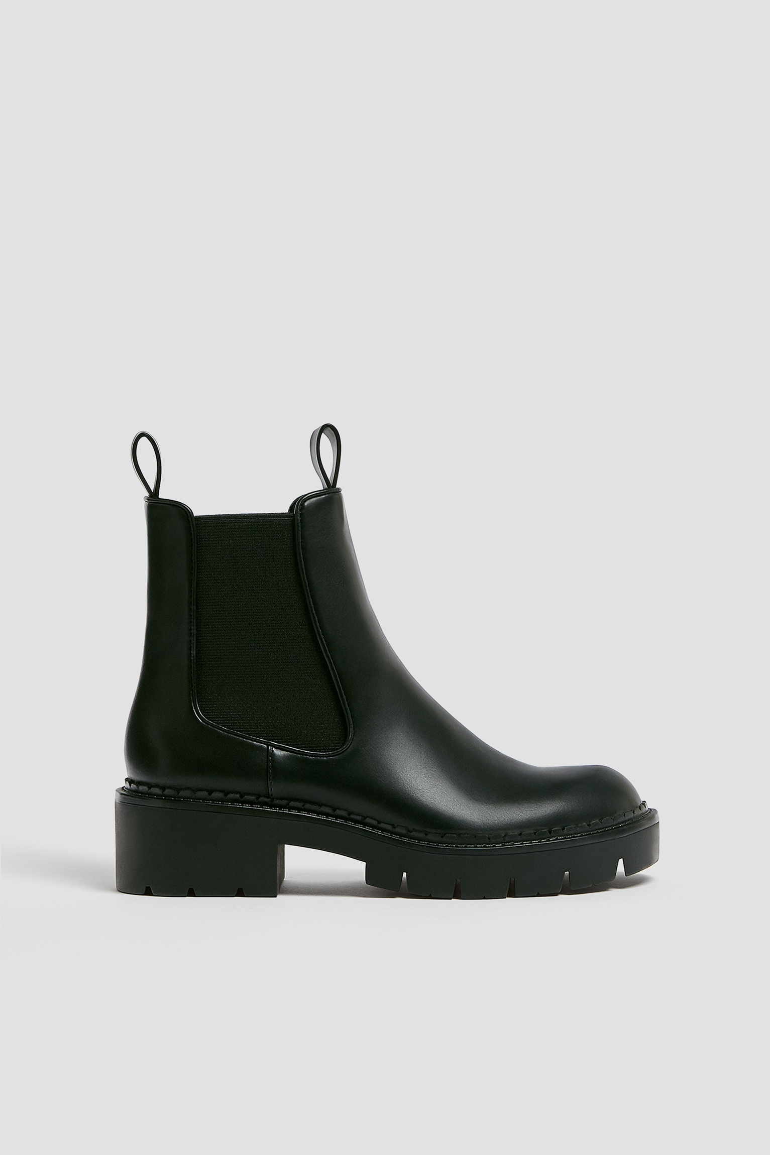 Chelsea boots with track sole Clearance