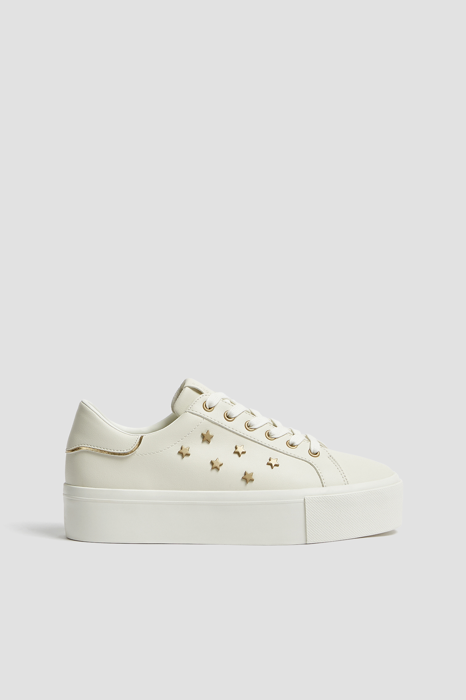 chunky sneakers pull and bear