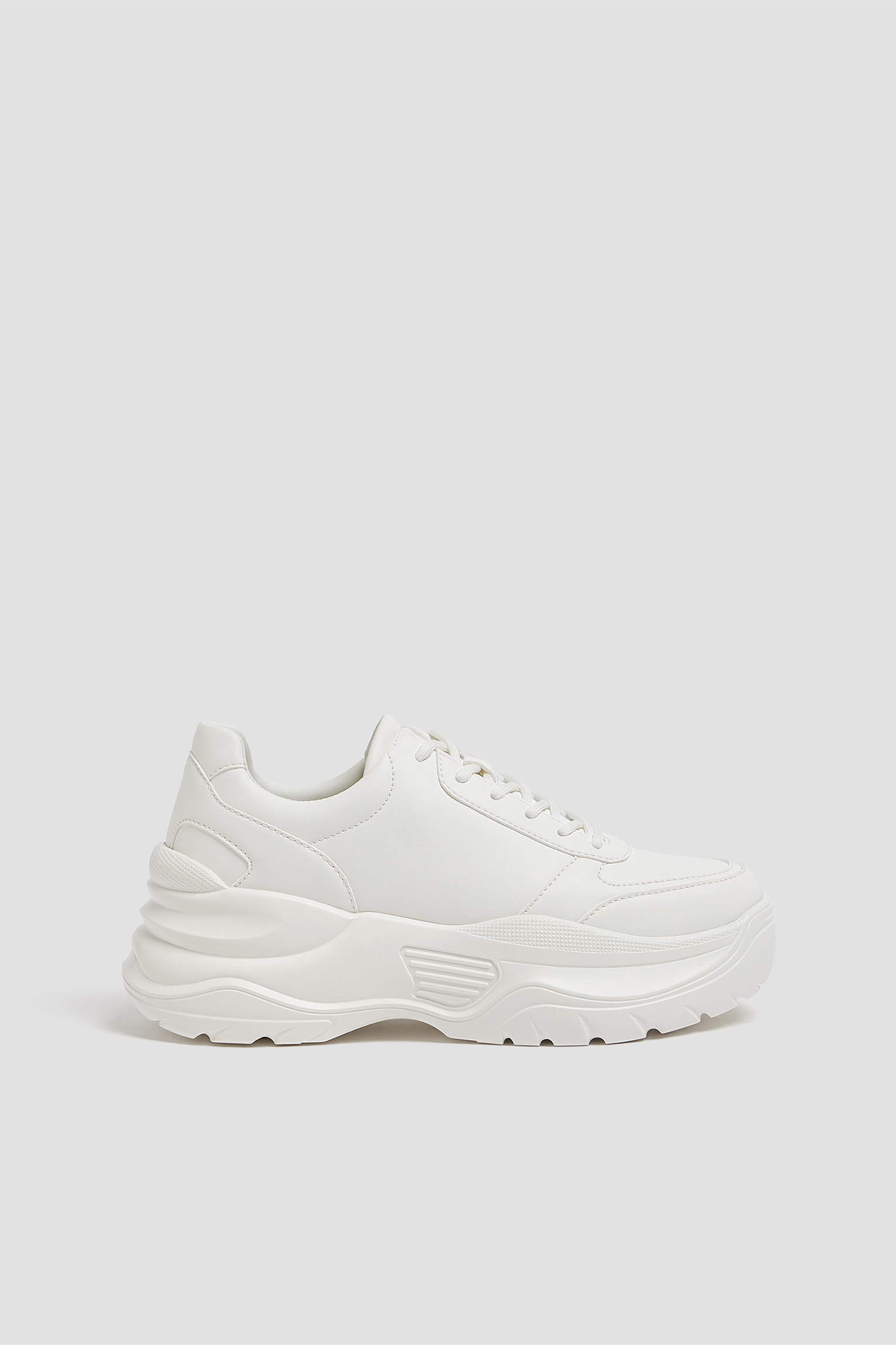 White monochrome chunky-sole trainers 
