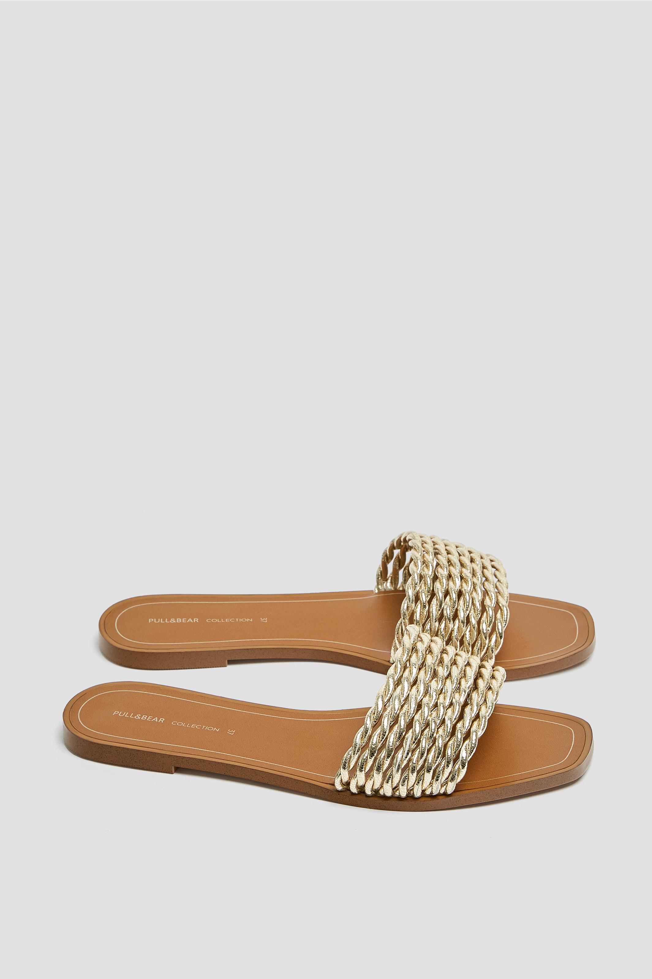 pull and bear flip flops