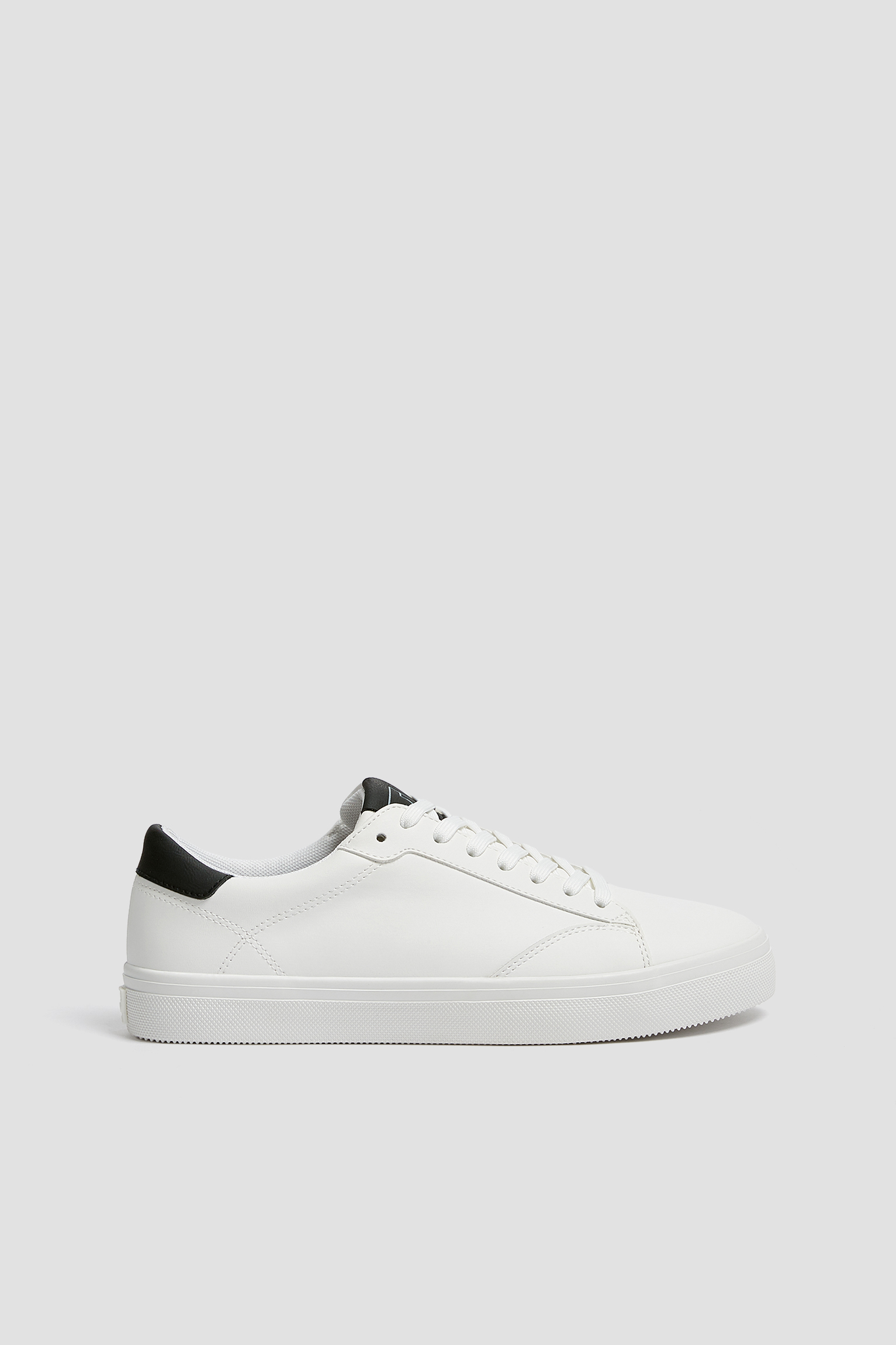 pull and bear white trainers