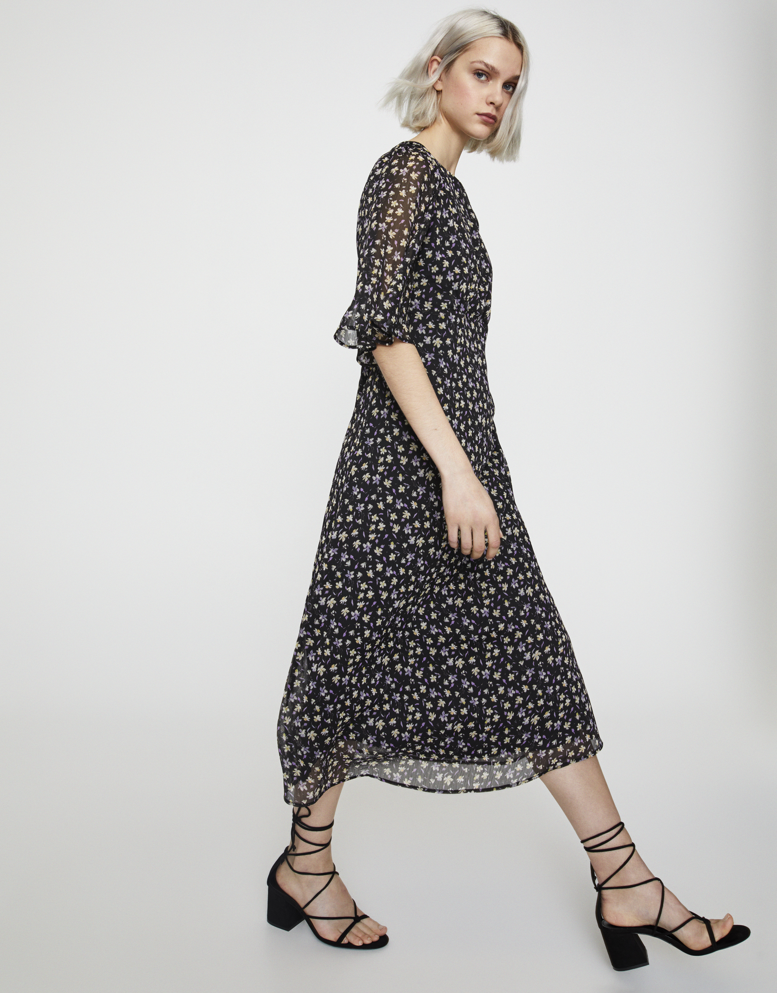 Midi Jurk Met Lage Rug Pull Bear