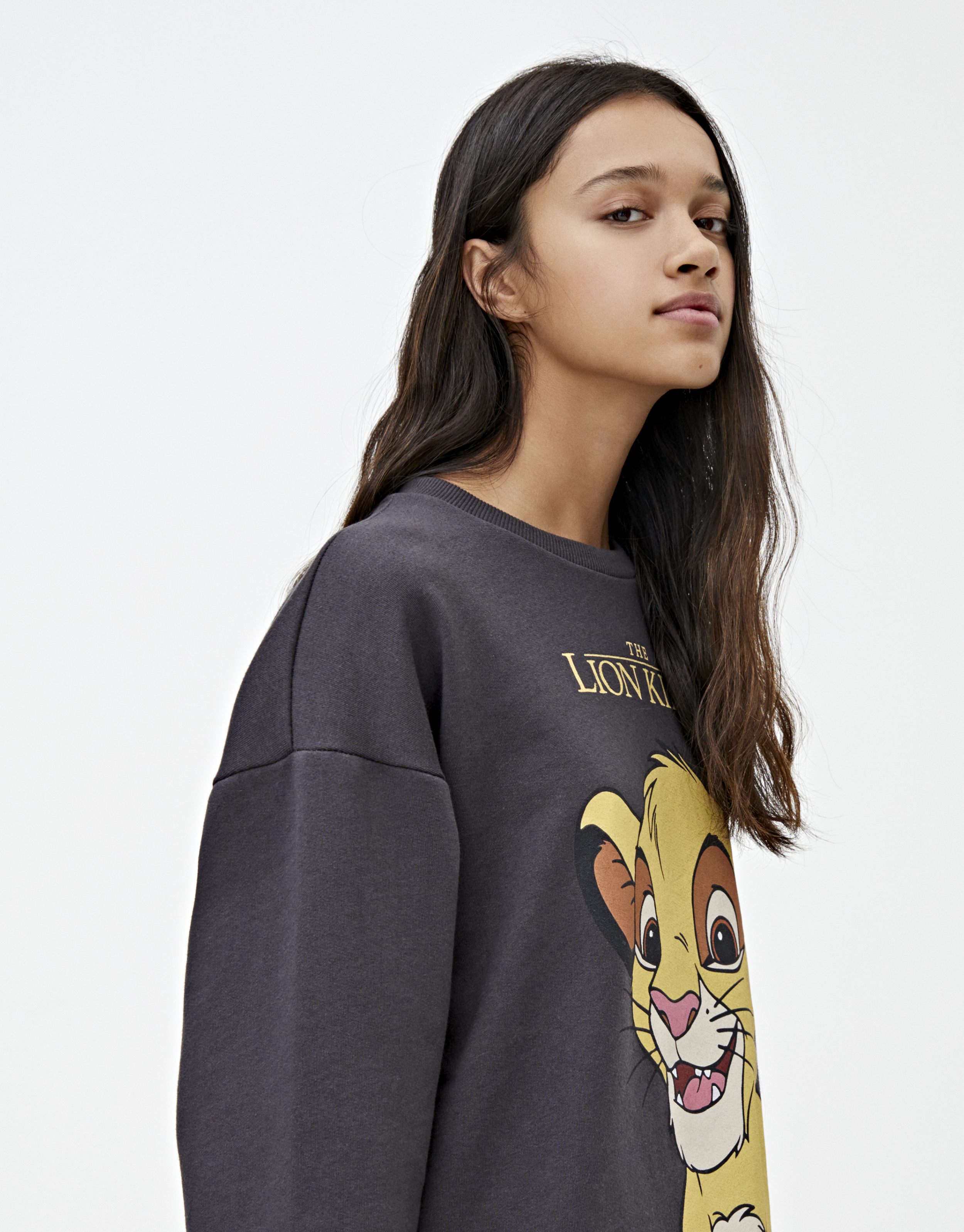 pull and bear lion king t shirt