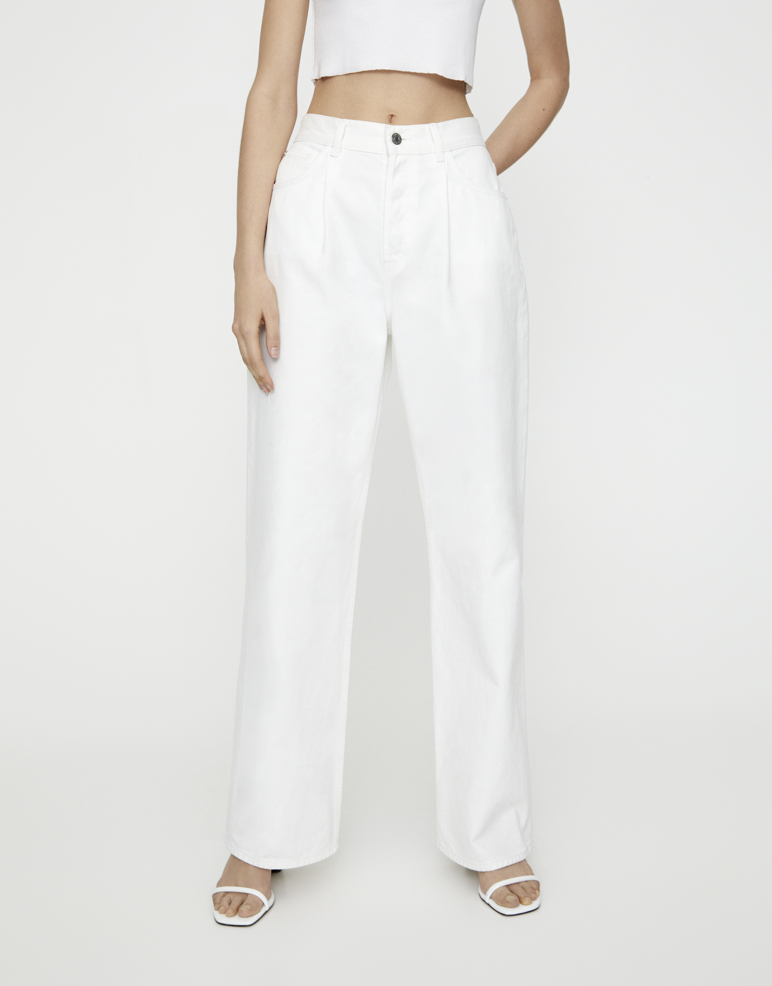 White straight-leg jeans - PULL\u0026BEAR