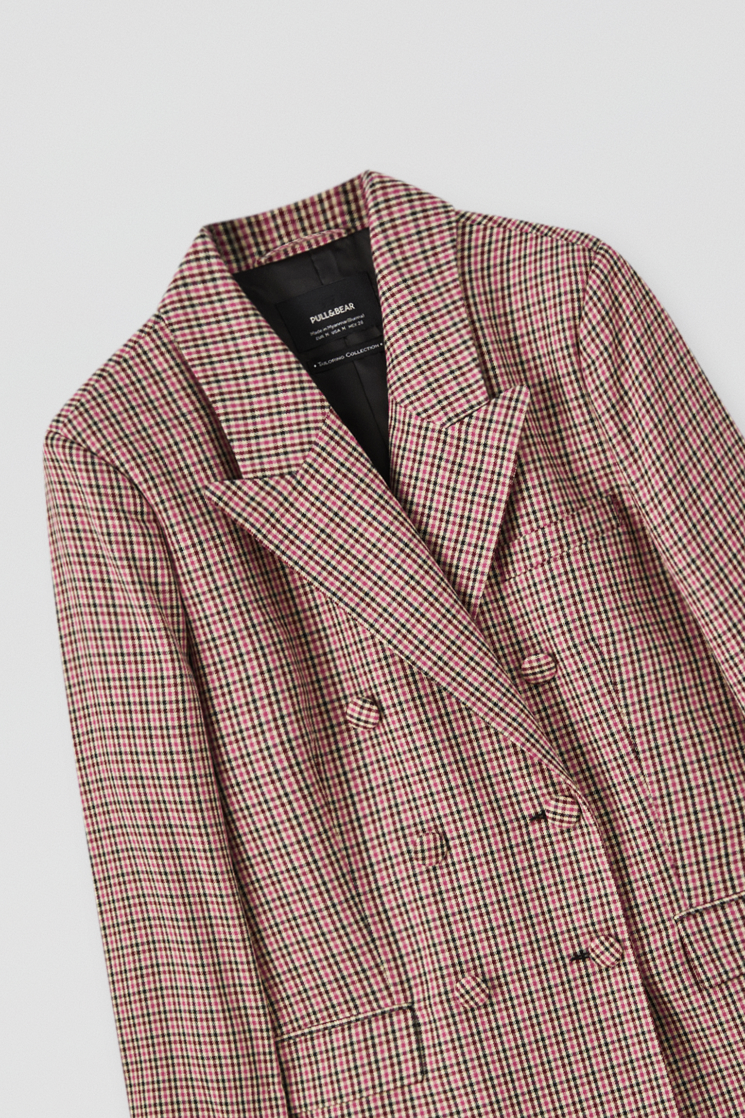 Oversized blazer with metallic buttons 