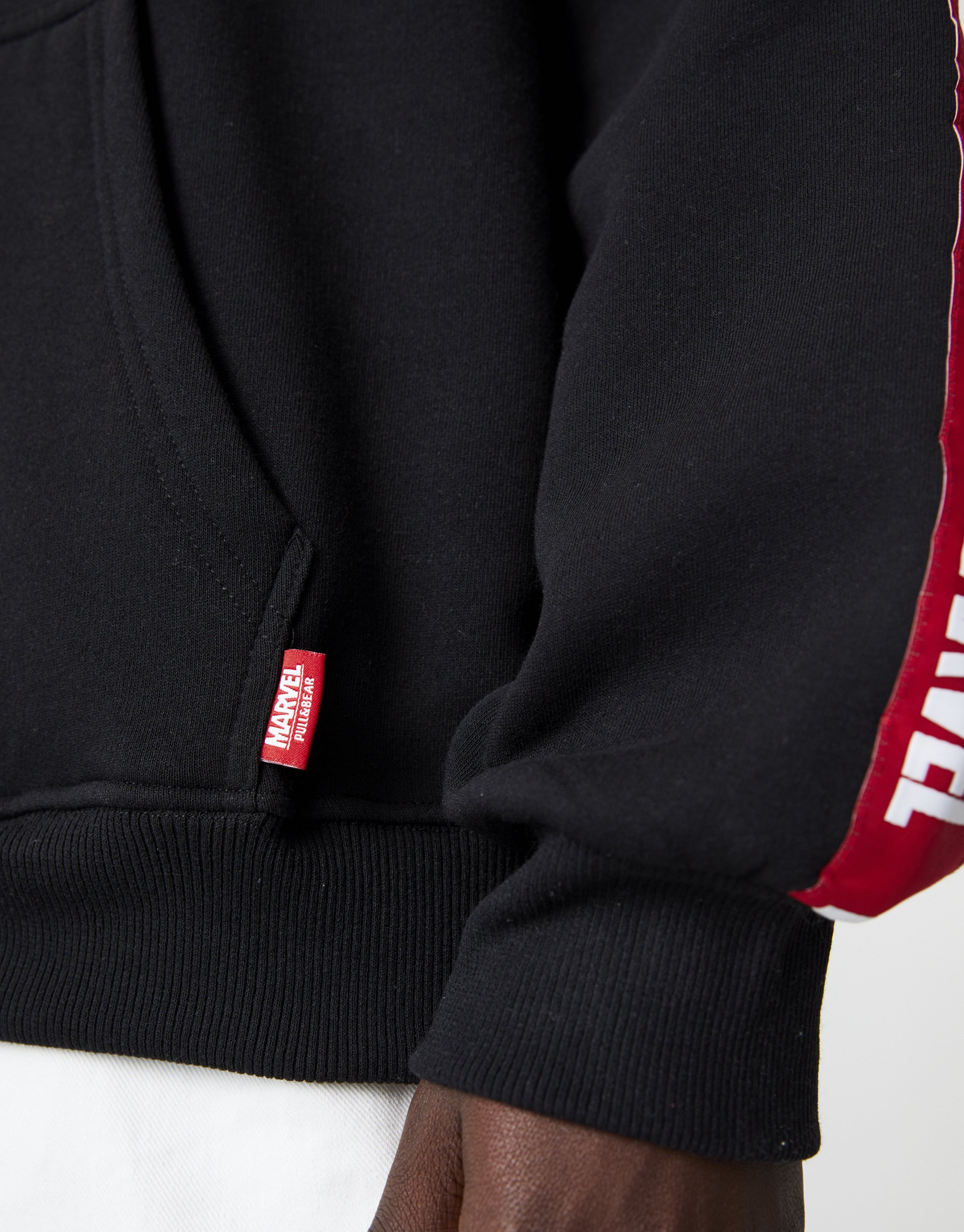 jaket marvel pull and bear