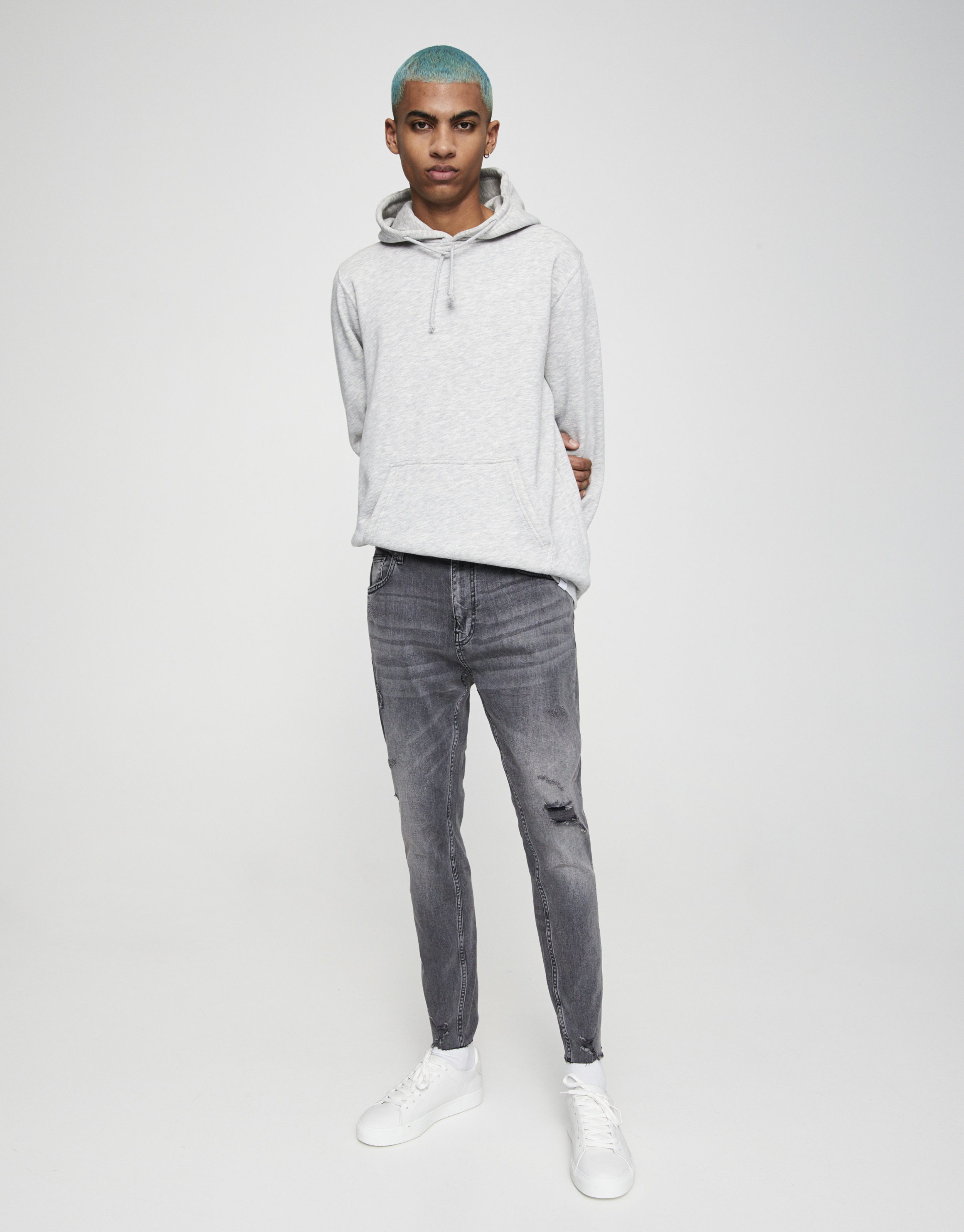 Carrot fit ripped jeans - PULL\u0026BEAR