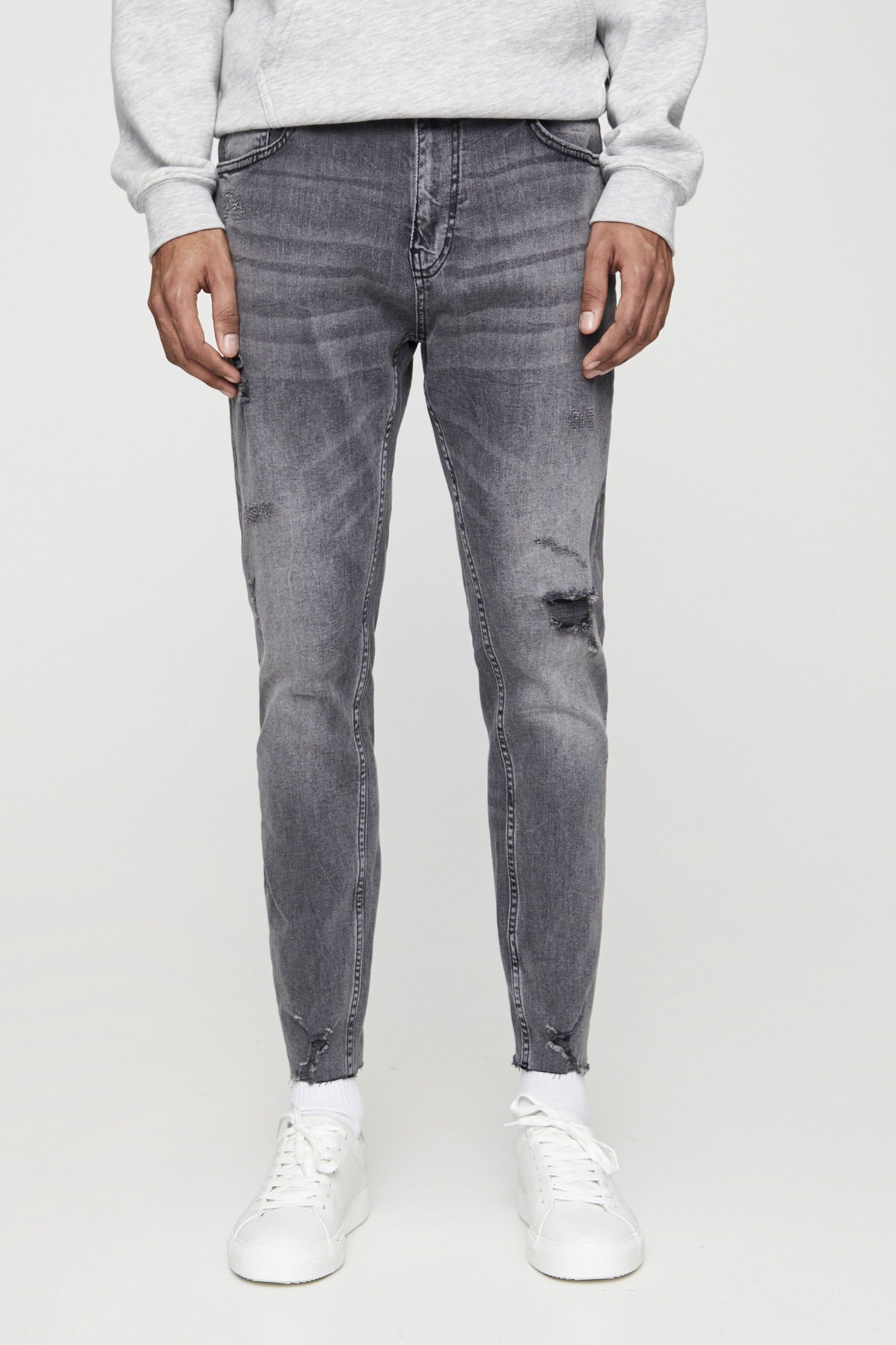 Carrot fit ripped jeans - PULL\u0026BEAR