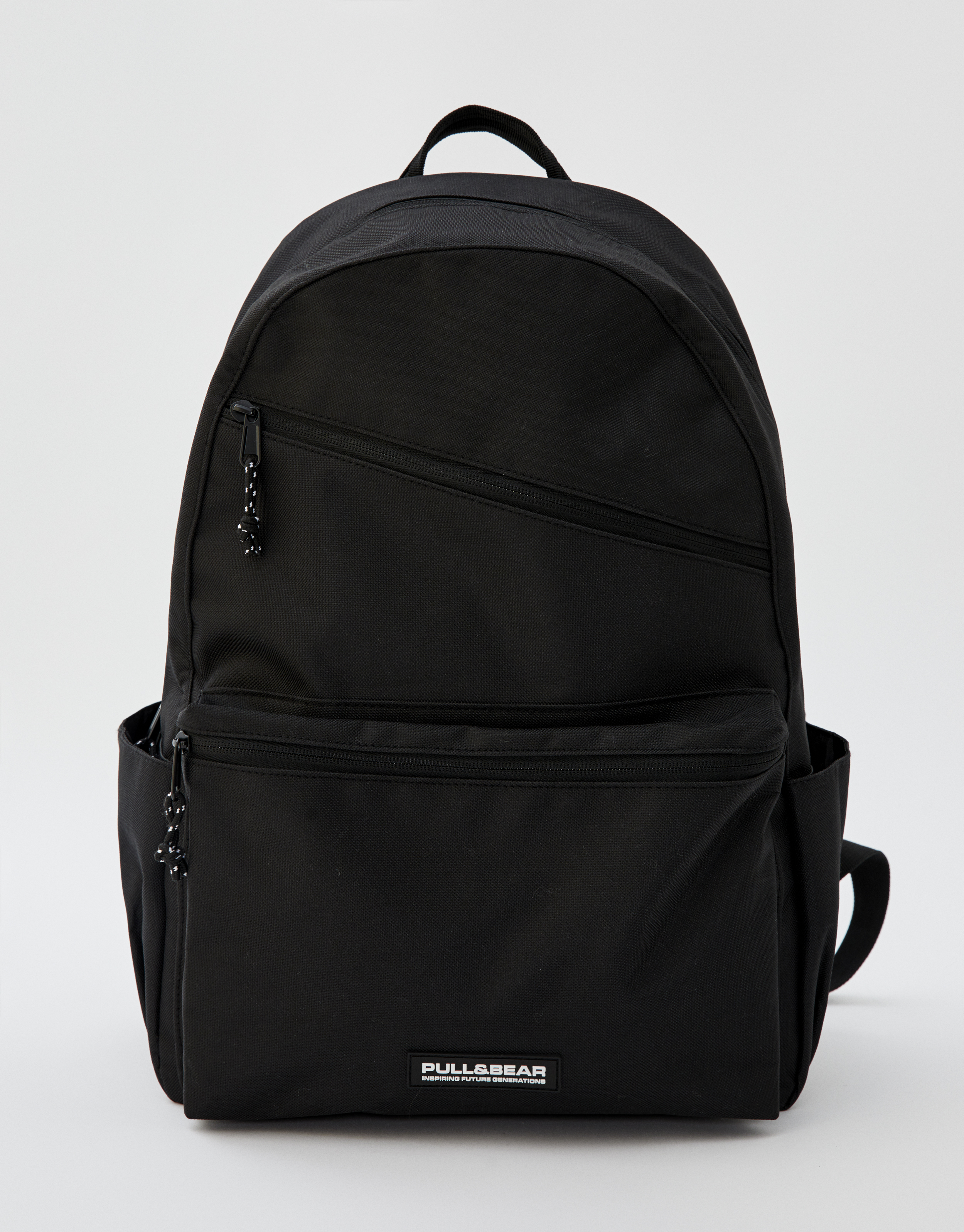 schwarzer rucksack