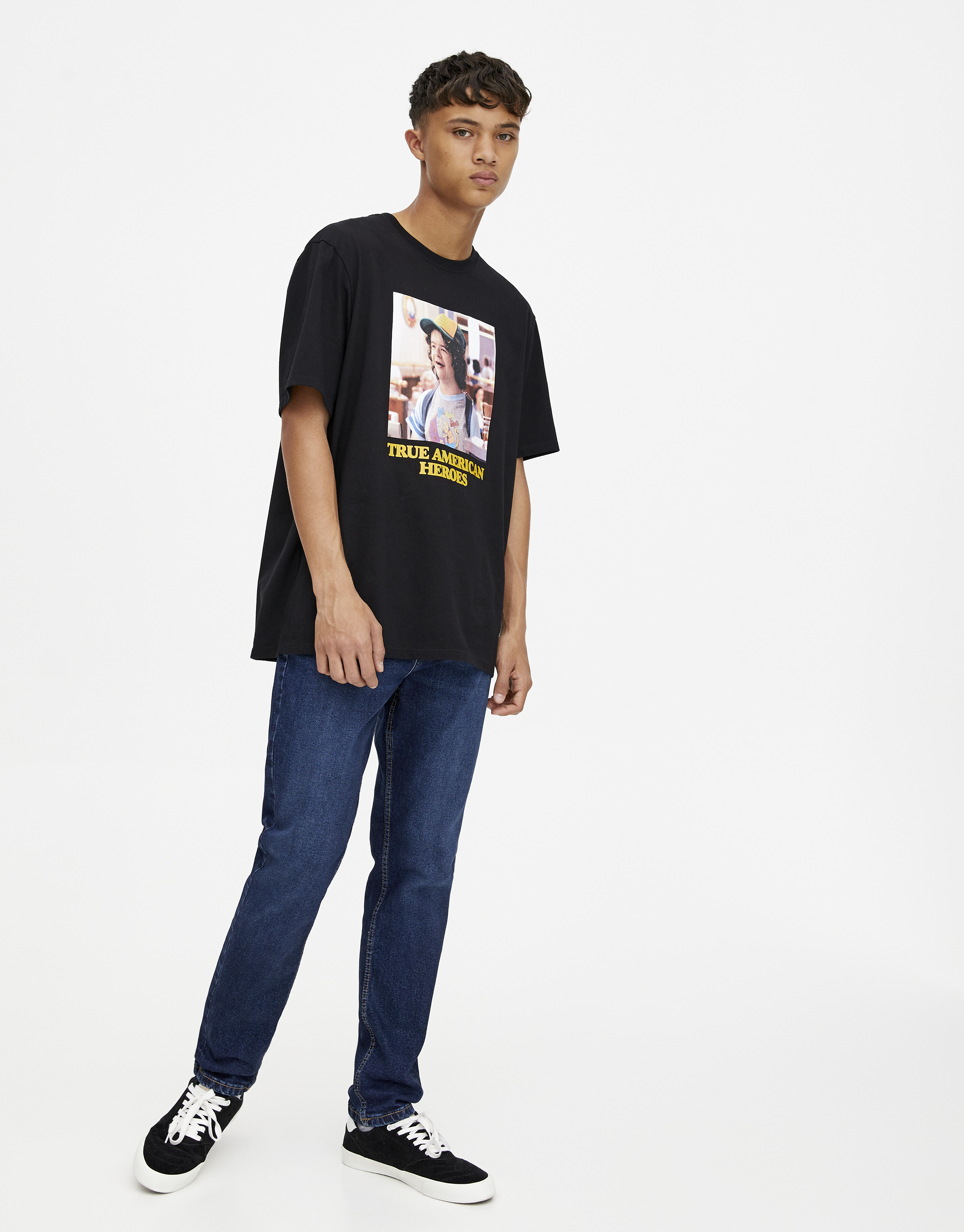CAMISETA MC STRANGER THINGS NEGRA 