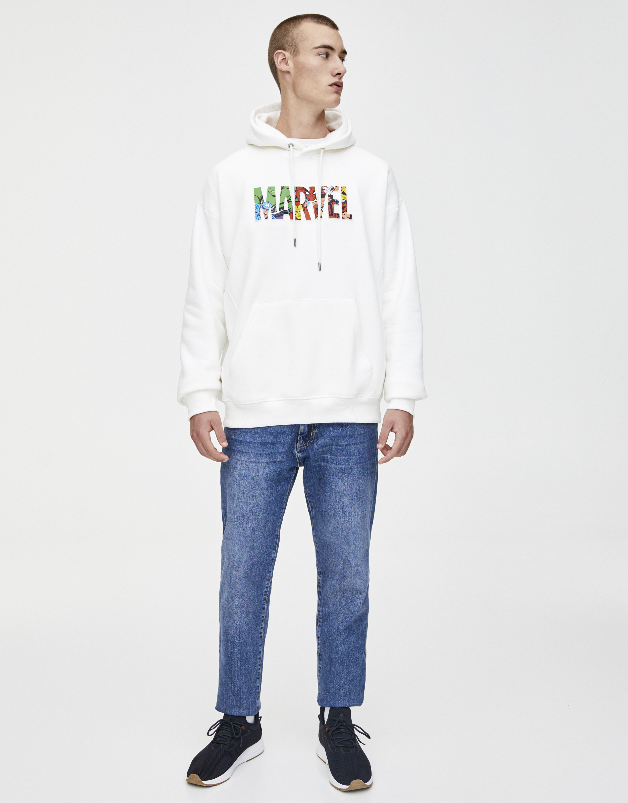sudadera marvel pull and bear