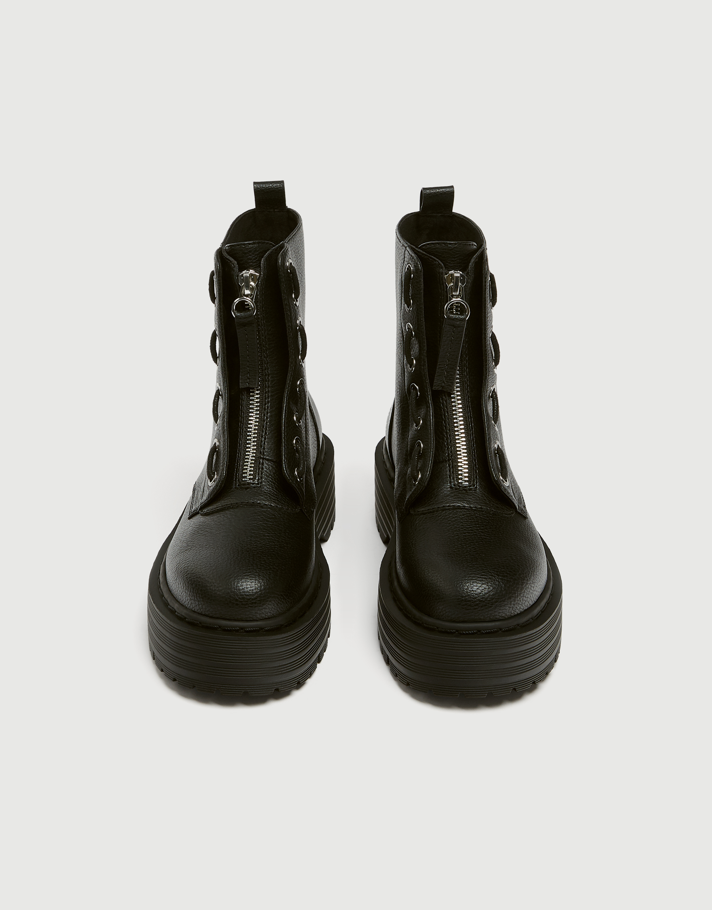 pull and bear black platform boots