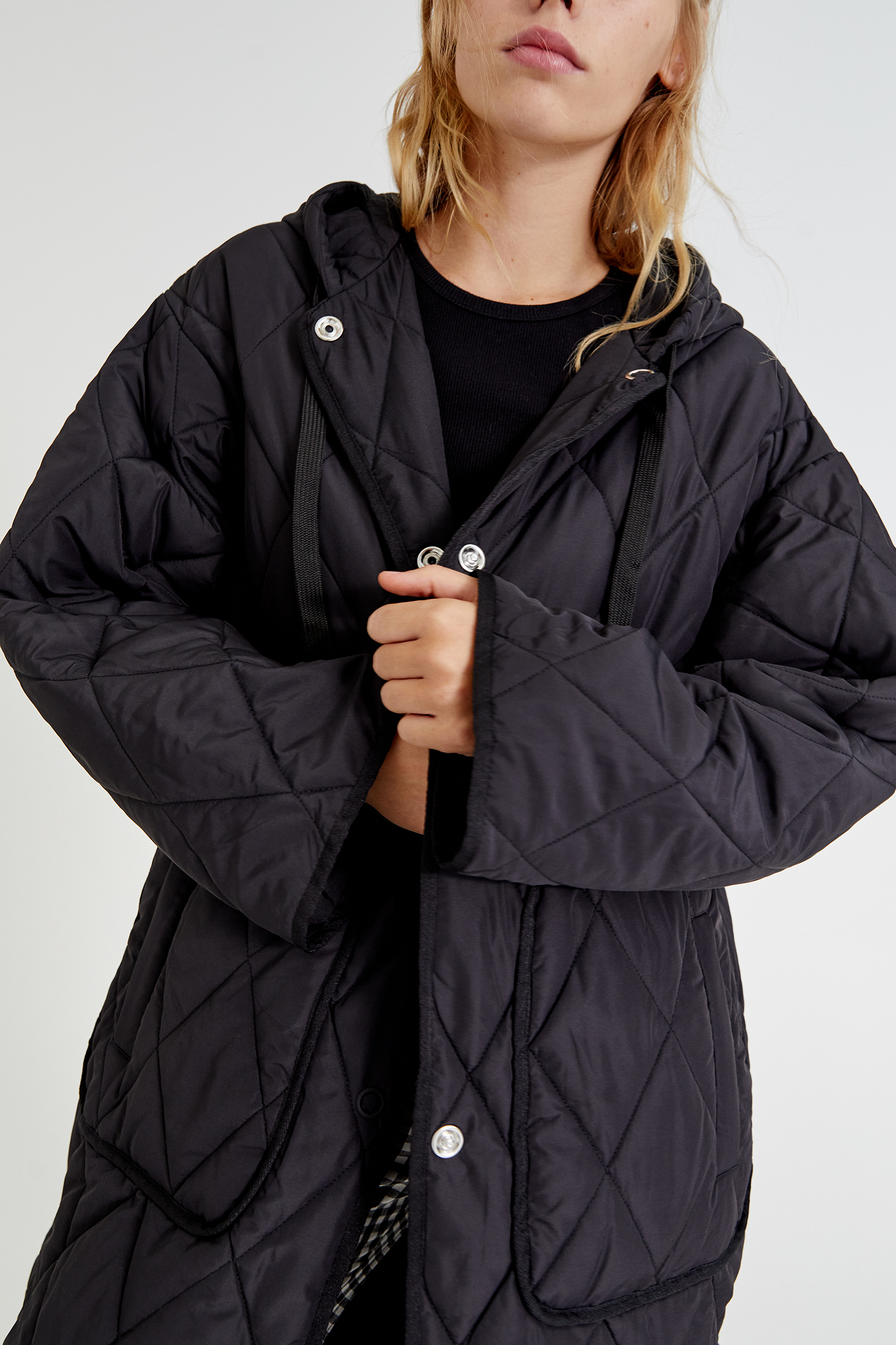 pull and bear black puffer