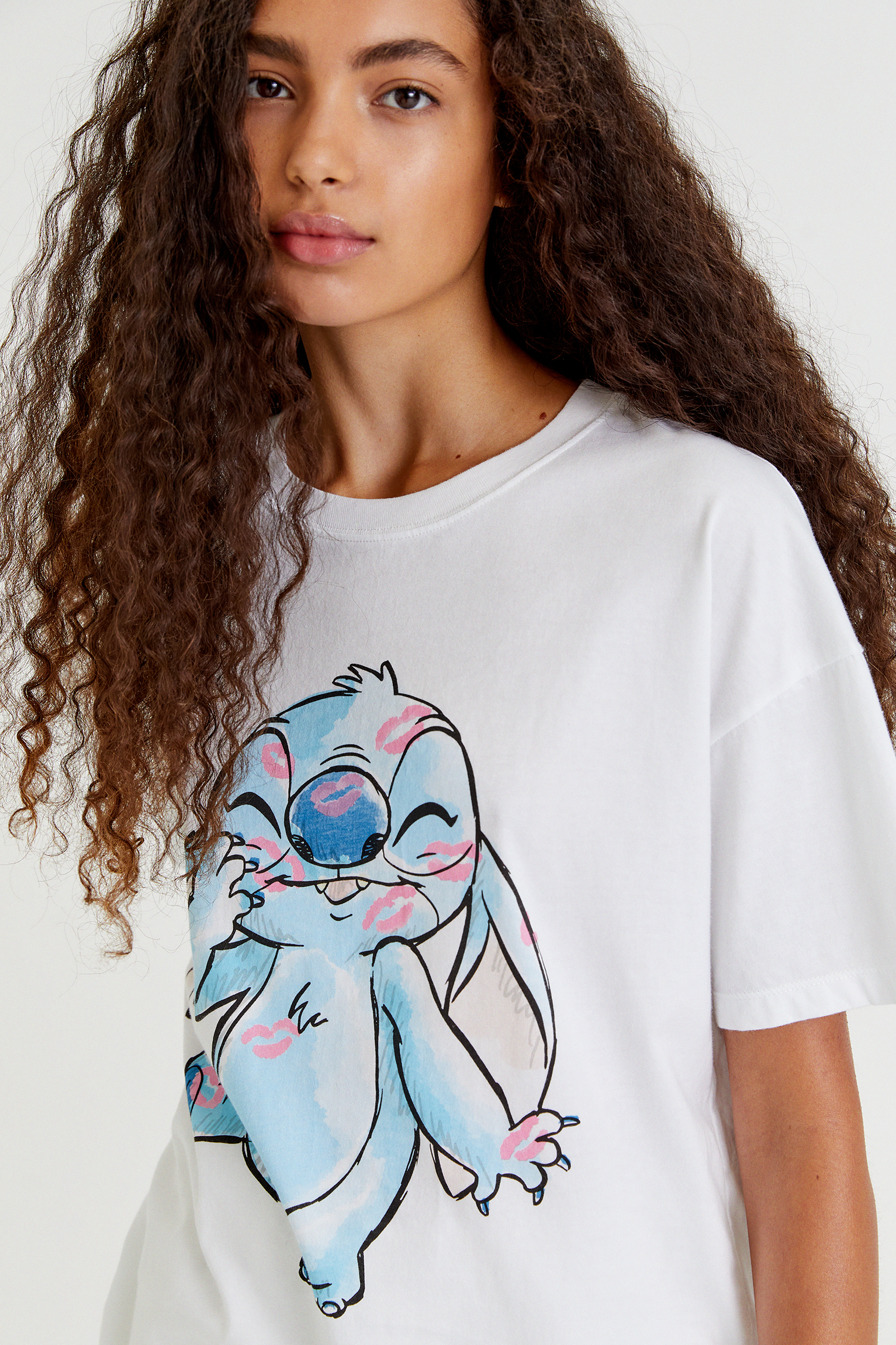 T shirt stitch pull and bear Clearance