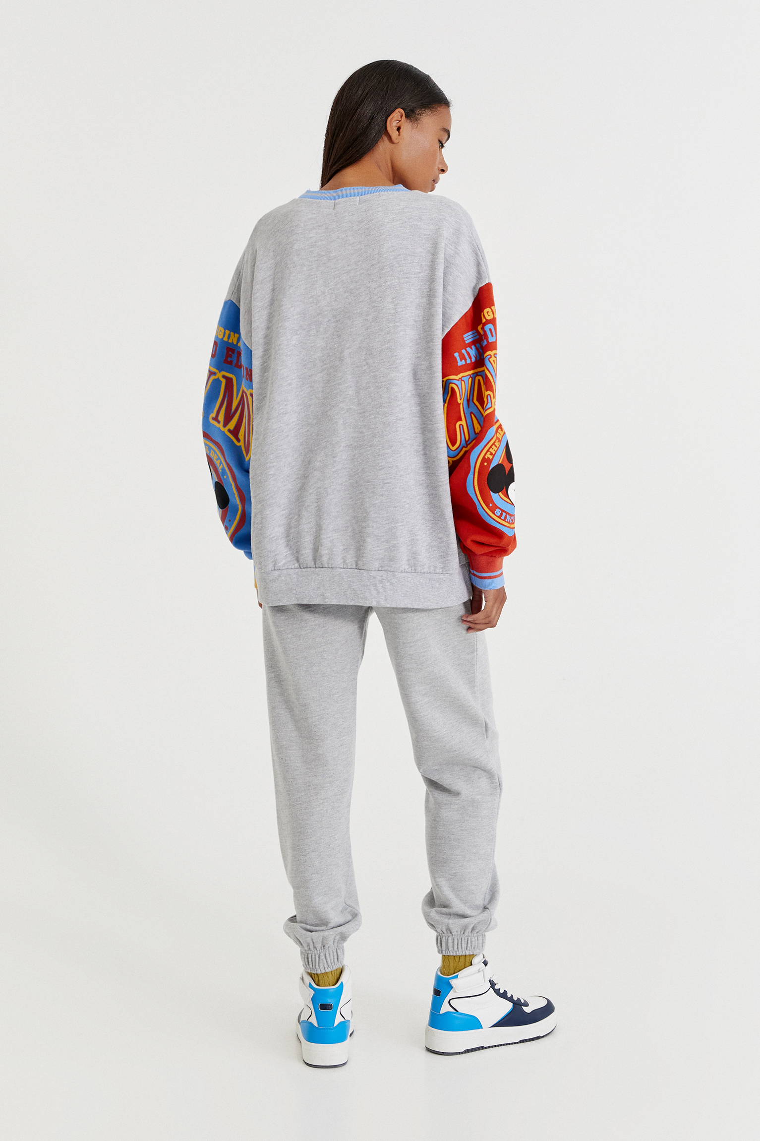 pull and bear mickey mouse sweatshirt