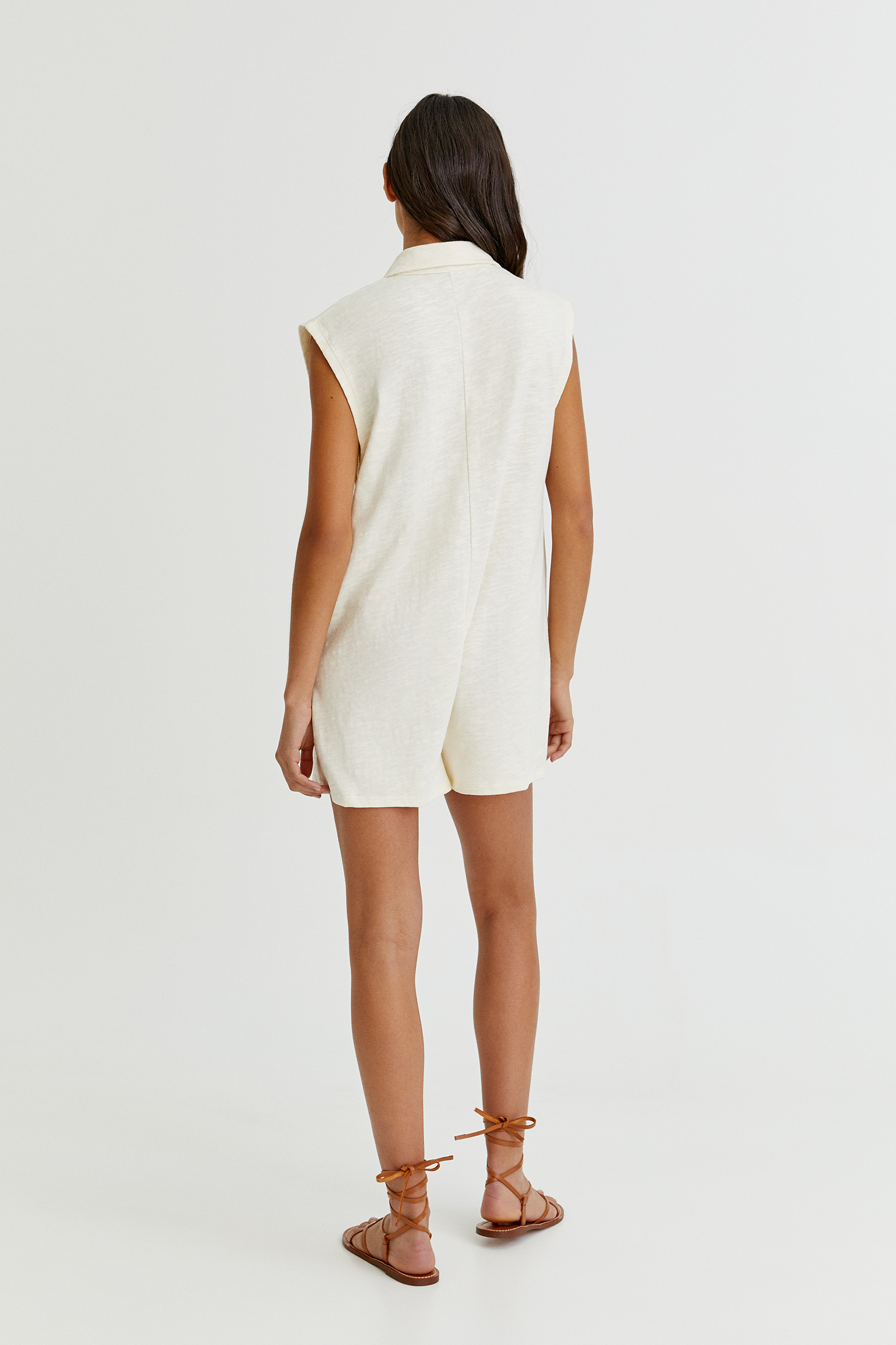 mono corto tipo polo