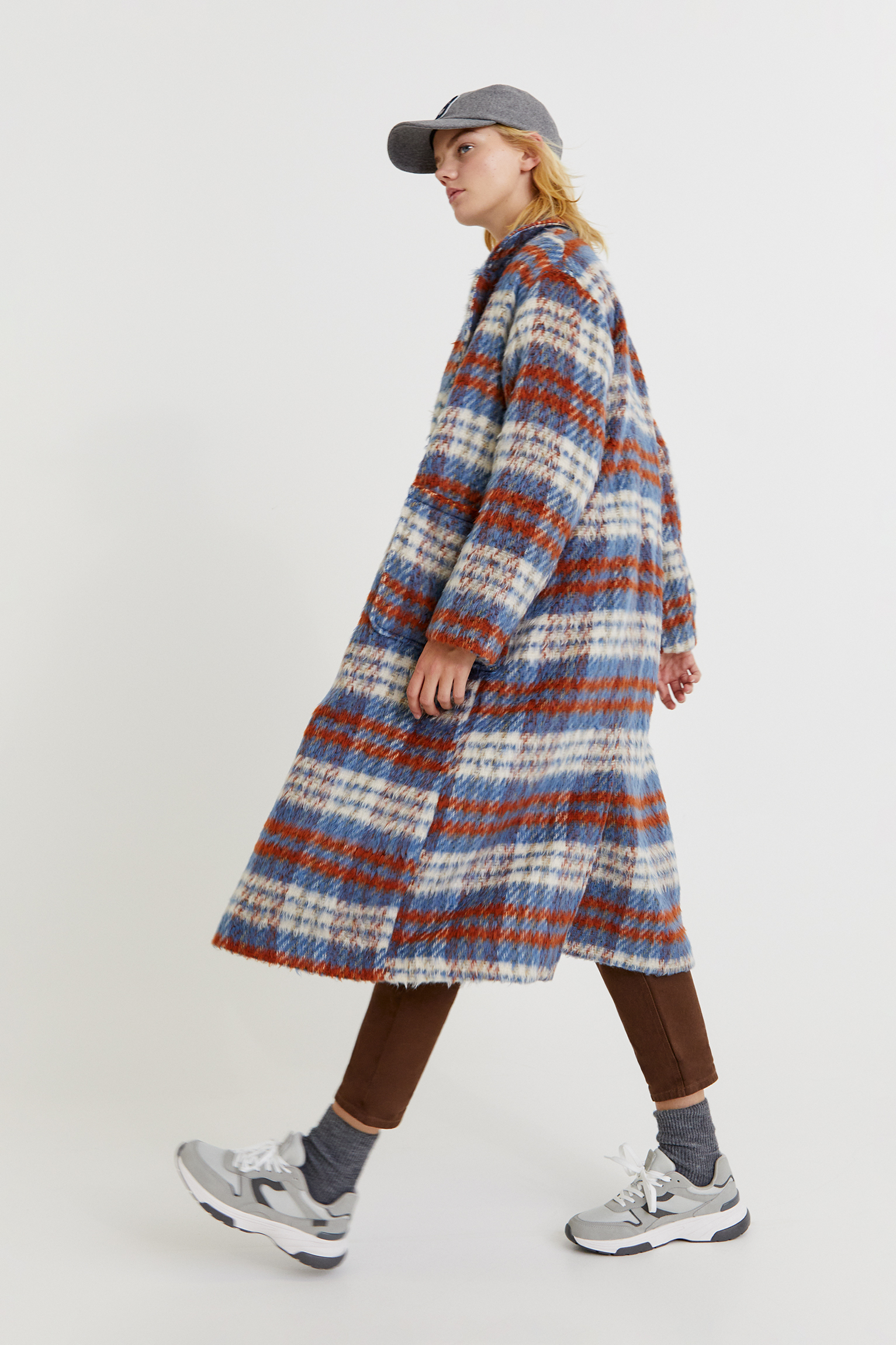 pull and bear checked coat