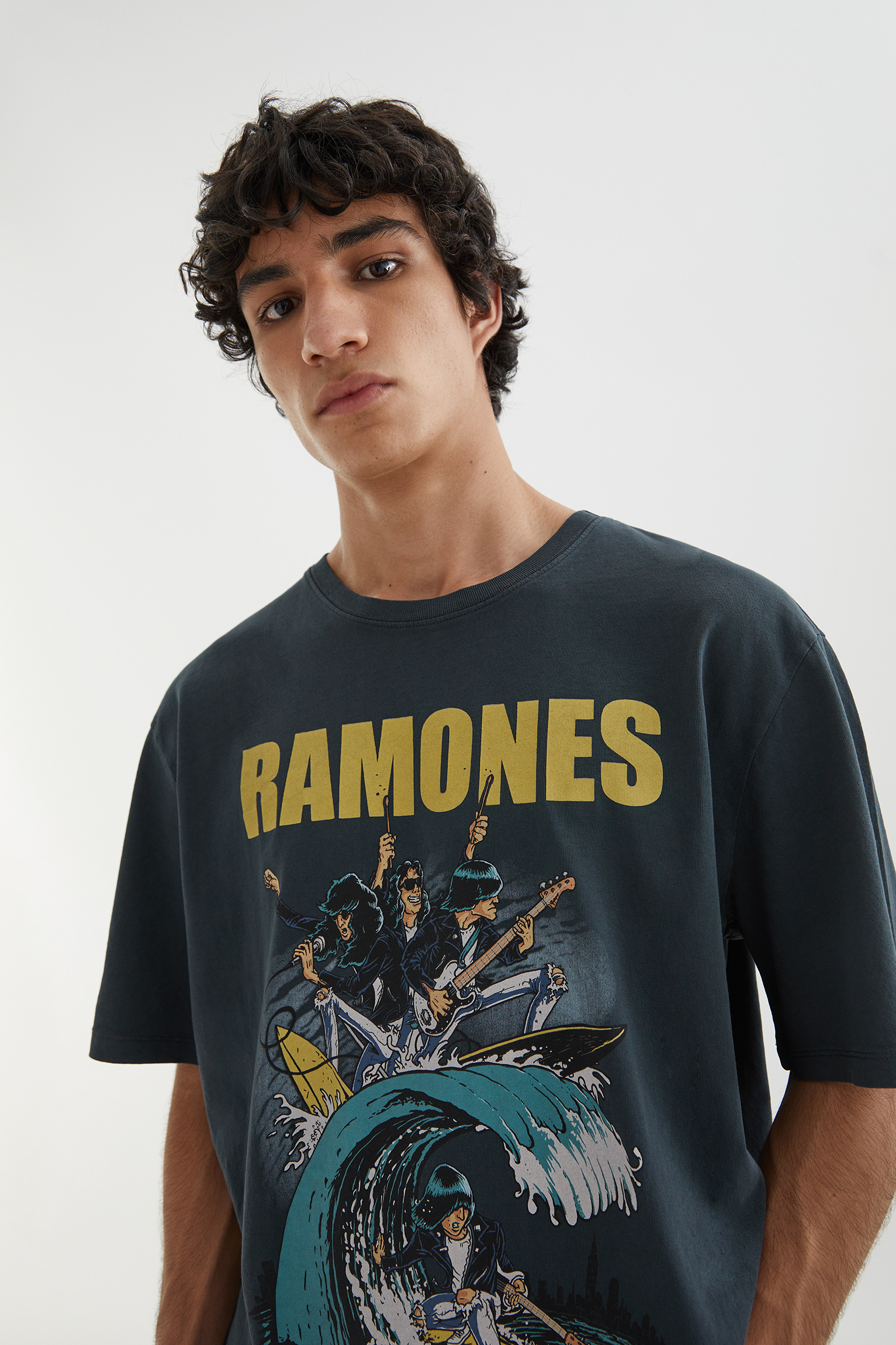 ramones t shirt pull and bear