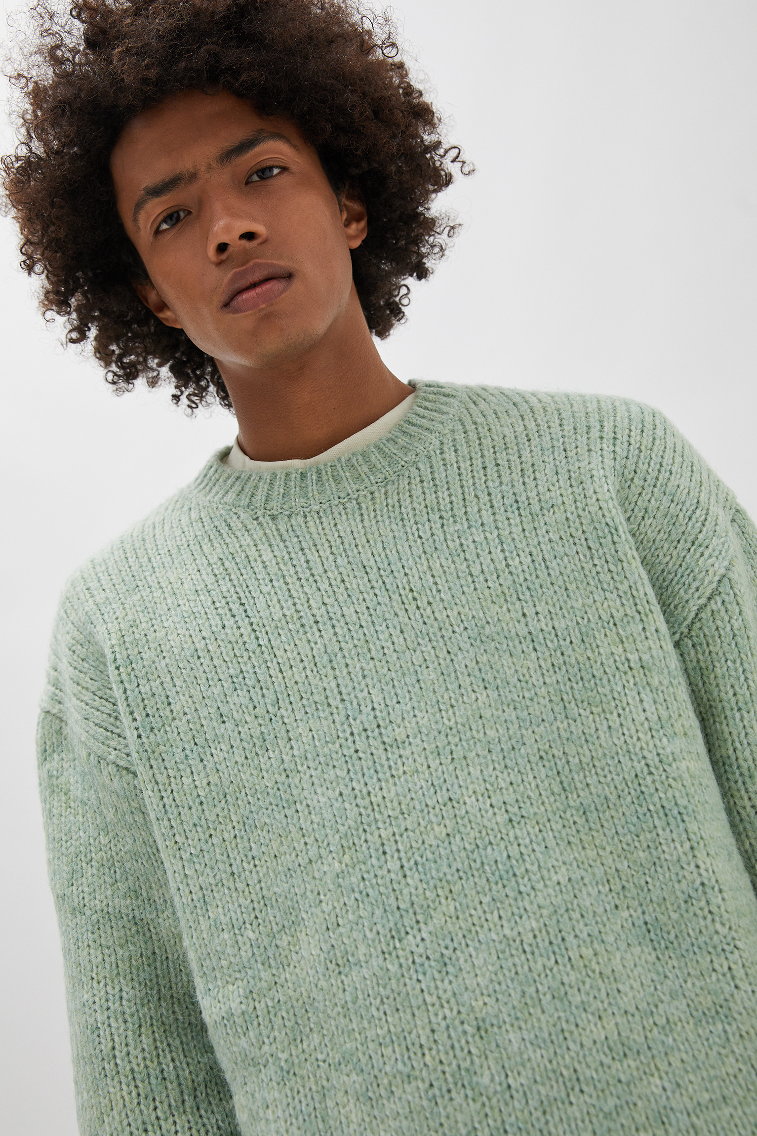 pull and bear green sweater
