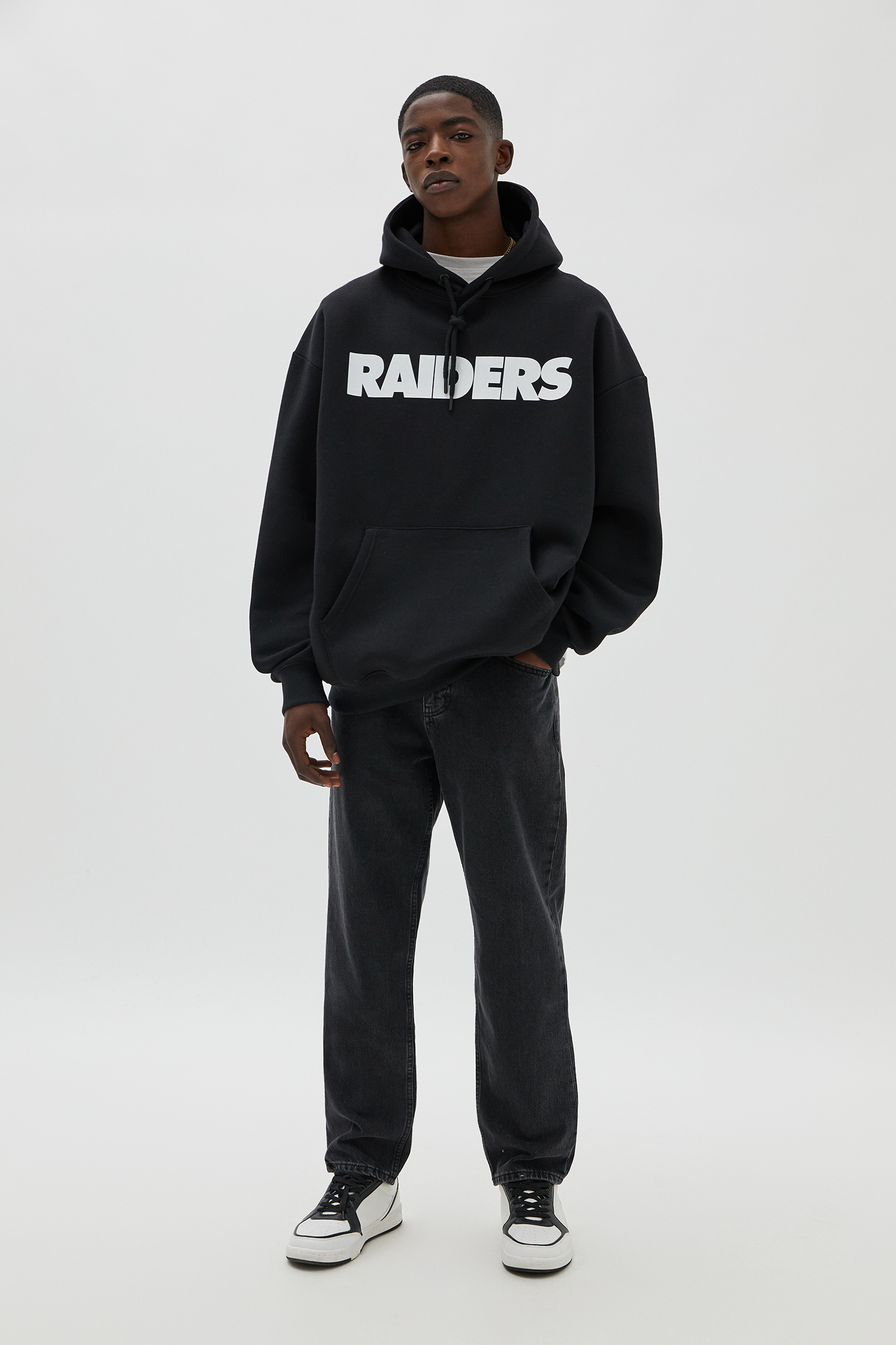 pull and bear hoodie black