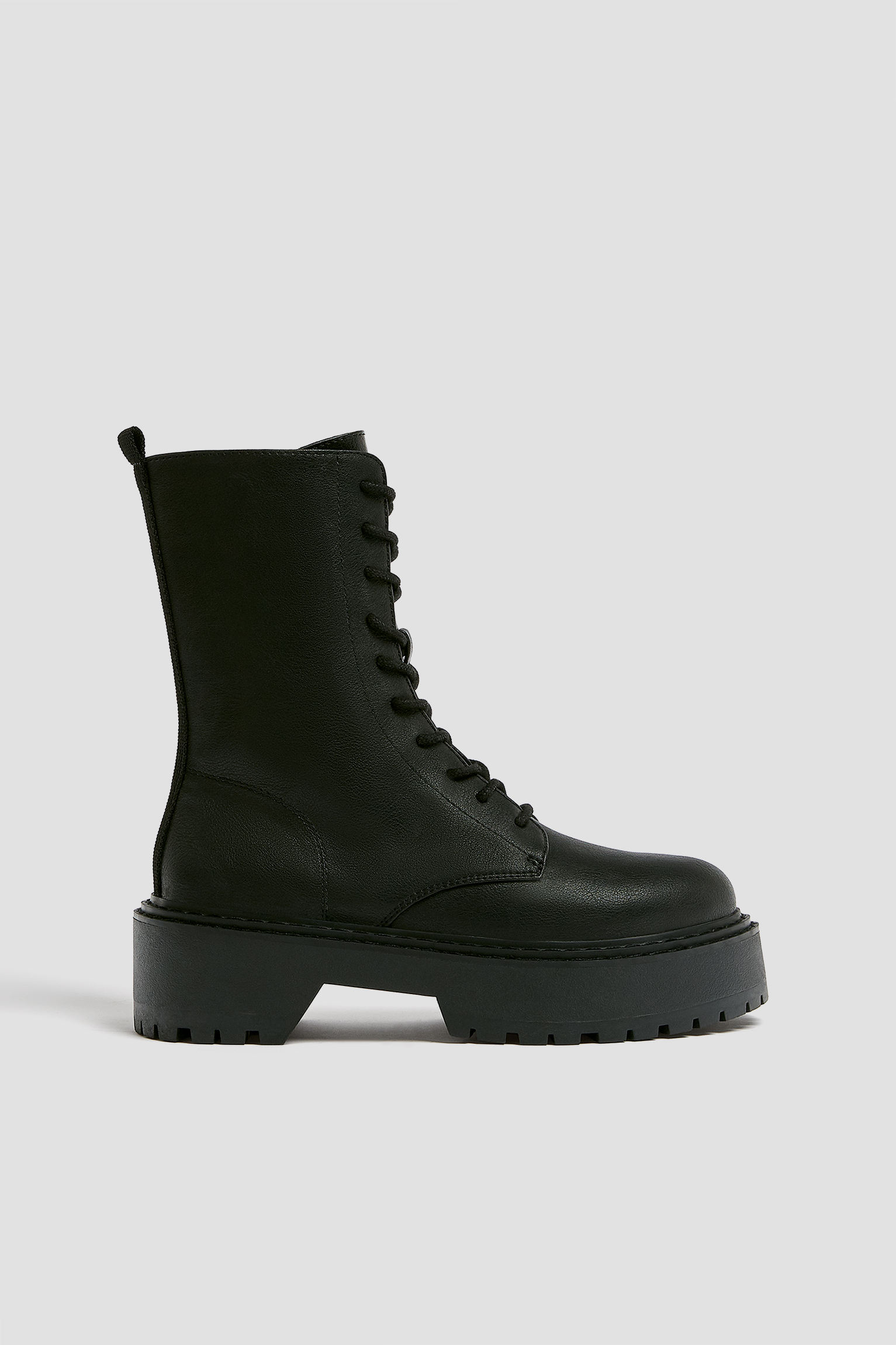 pull and bear combat boots