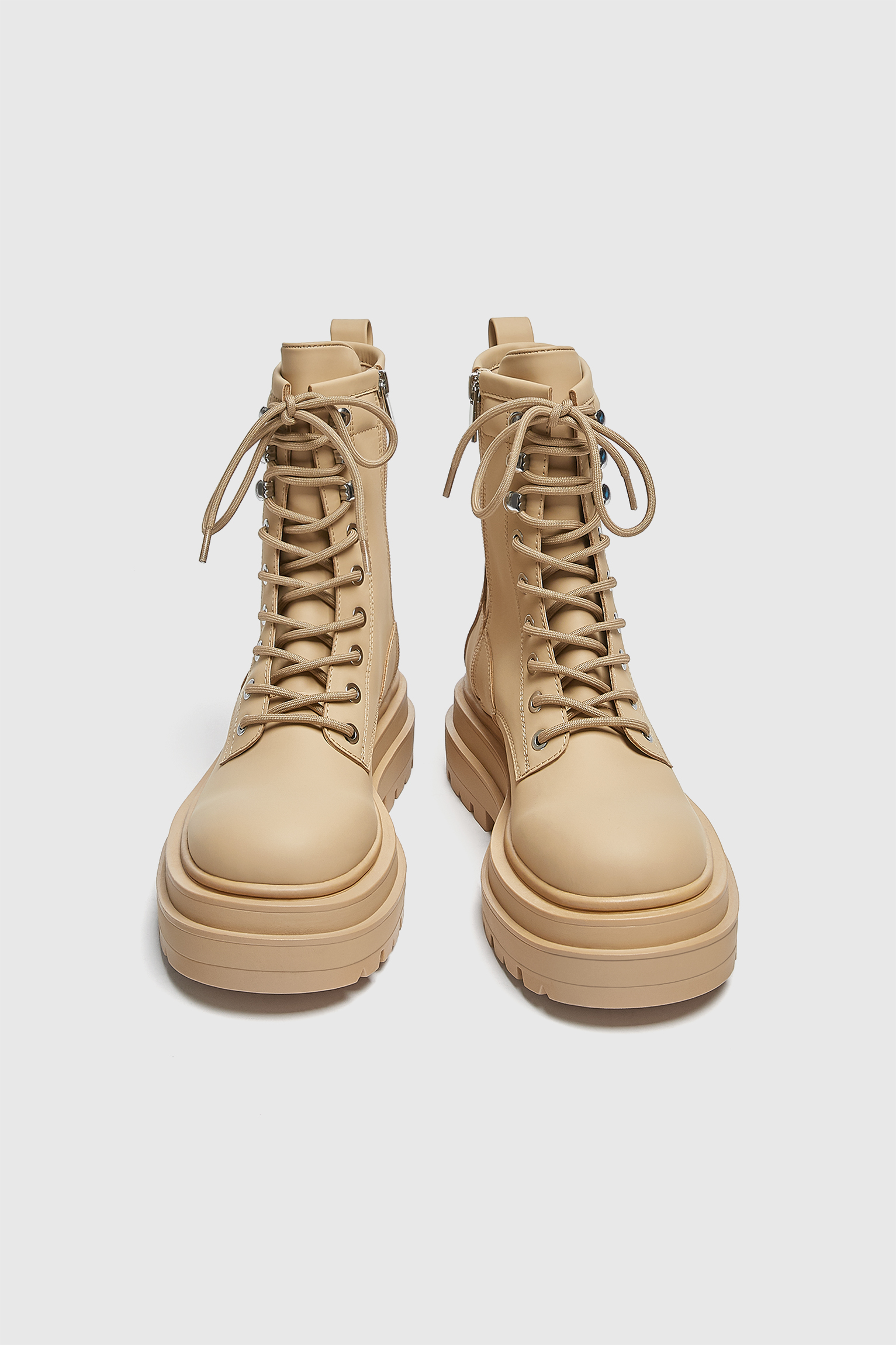 pull and bear dr martens