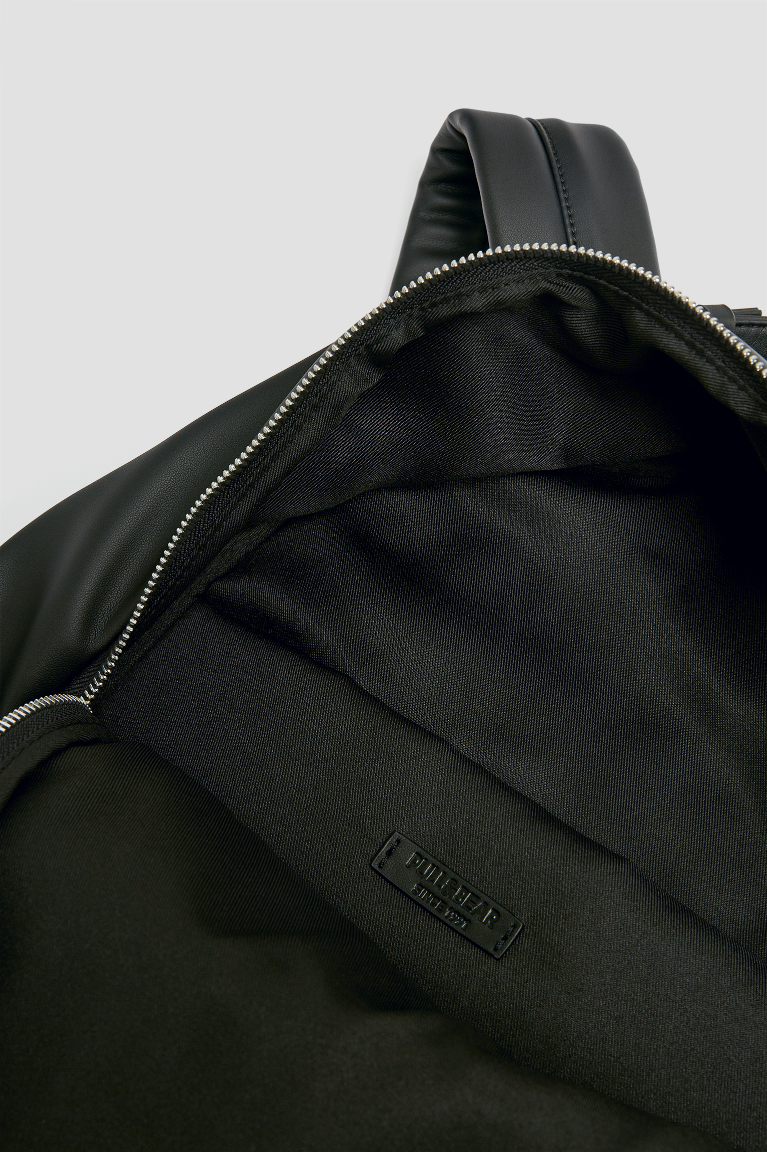 pull and bear black backpack