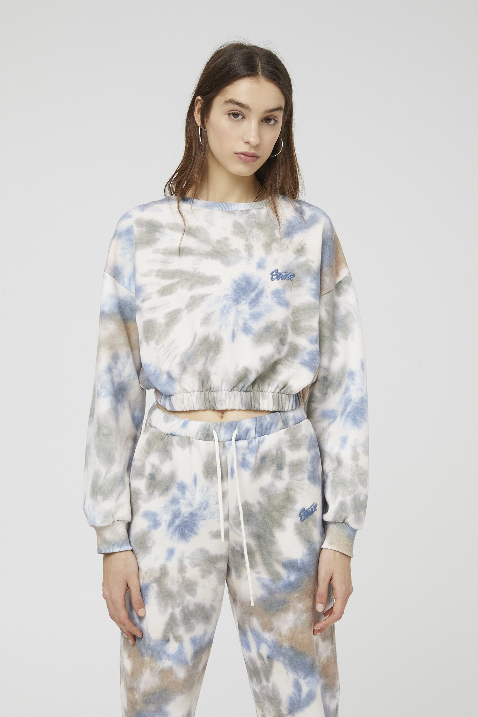 pull and bear green sweatshirt